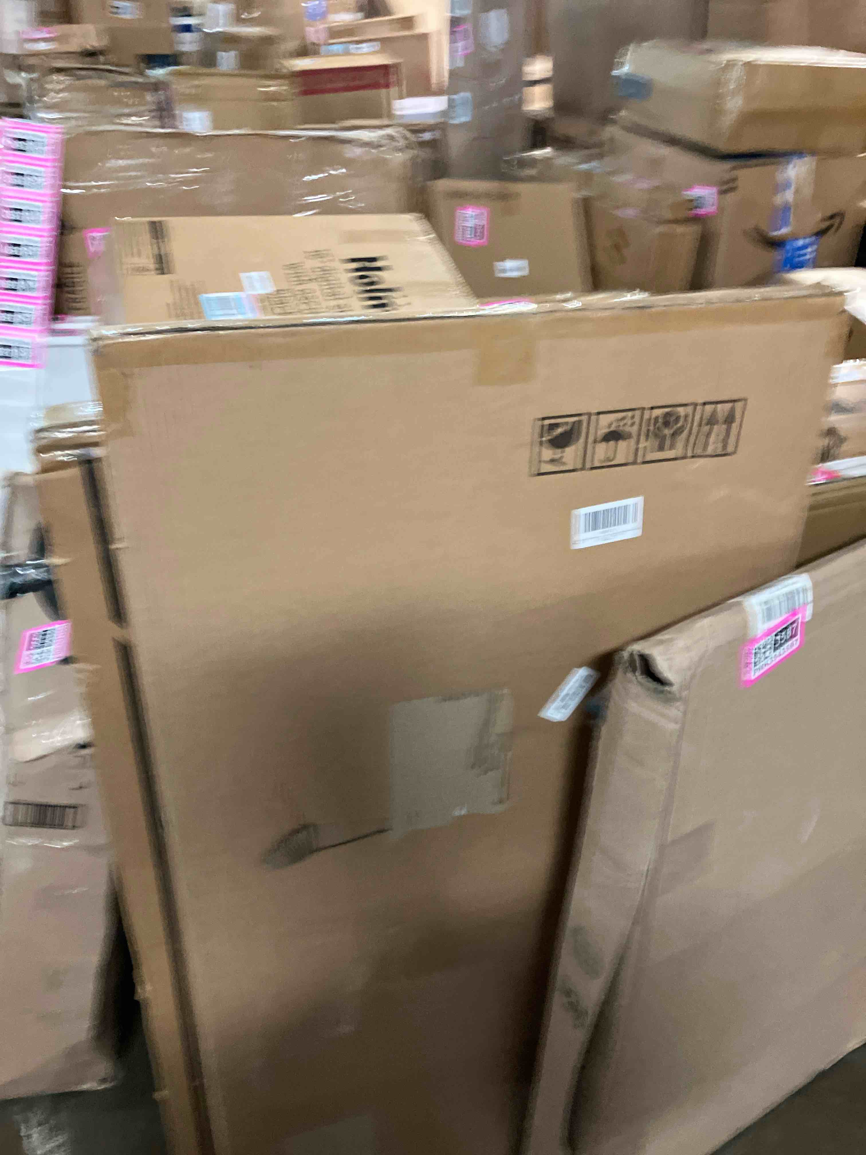 https://s3.amazonaws.com/lotting-images-prod/phillipi/PNK3543585_1753369546638.jpeg