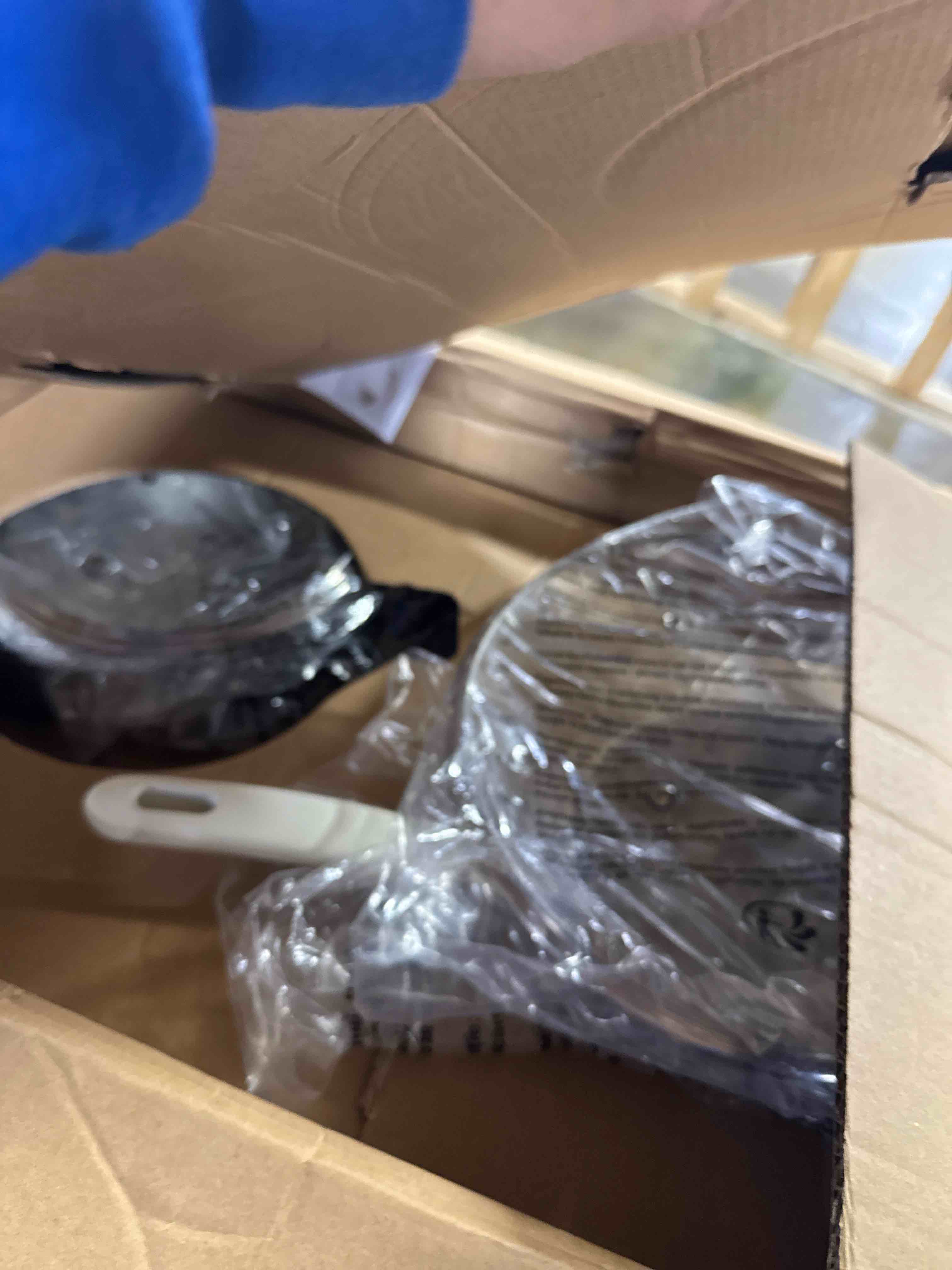 Condition photo showing Good Condition for 24 Pcs Pots and Pans Set Non Stick, Ceramic Cookware Set with 8QT Stock Pot, Healthy Non Toxic Kitchen Cookware, Large Capacity, Induction Compatible, PFAS/PTFE/PFOA/PFOS Free, Cream White