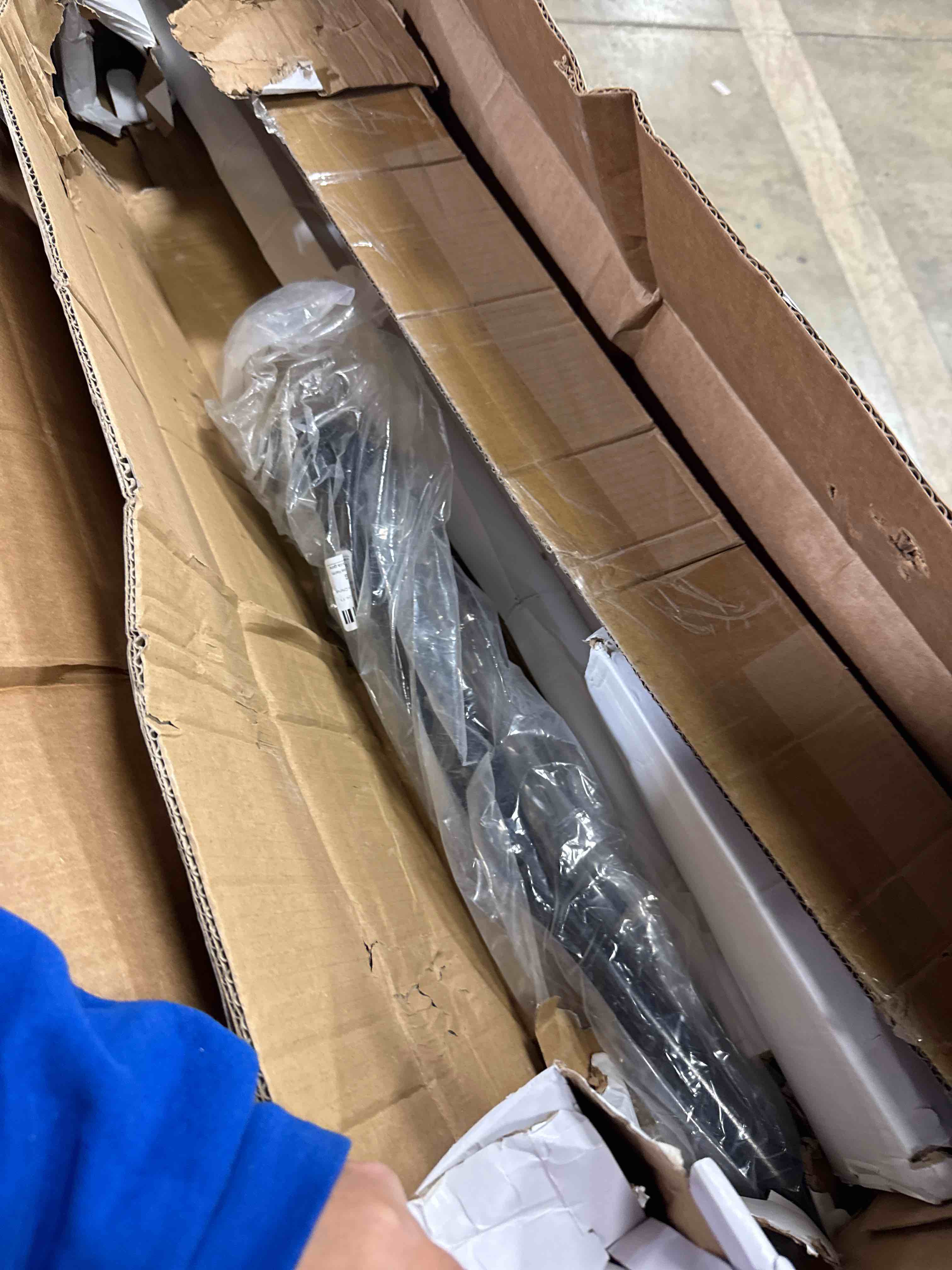 Condition photo showing As Is for OCPTY - New 6-Piece fit for Only for 4WD 2000-2005 for Ford Excursion for F-250 for F-350 Super Duty-2 Front Outer 1 Inner Tie Rod End 1 Outer Tie Rod End At Pitman Arm 2 Adjusting Sleeve