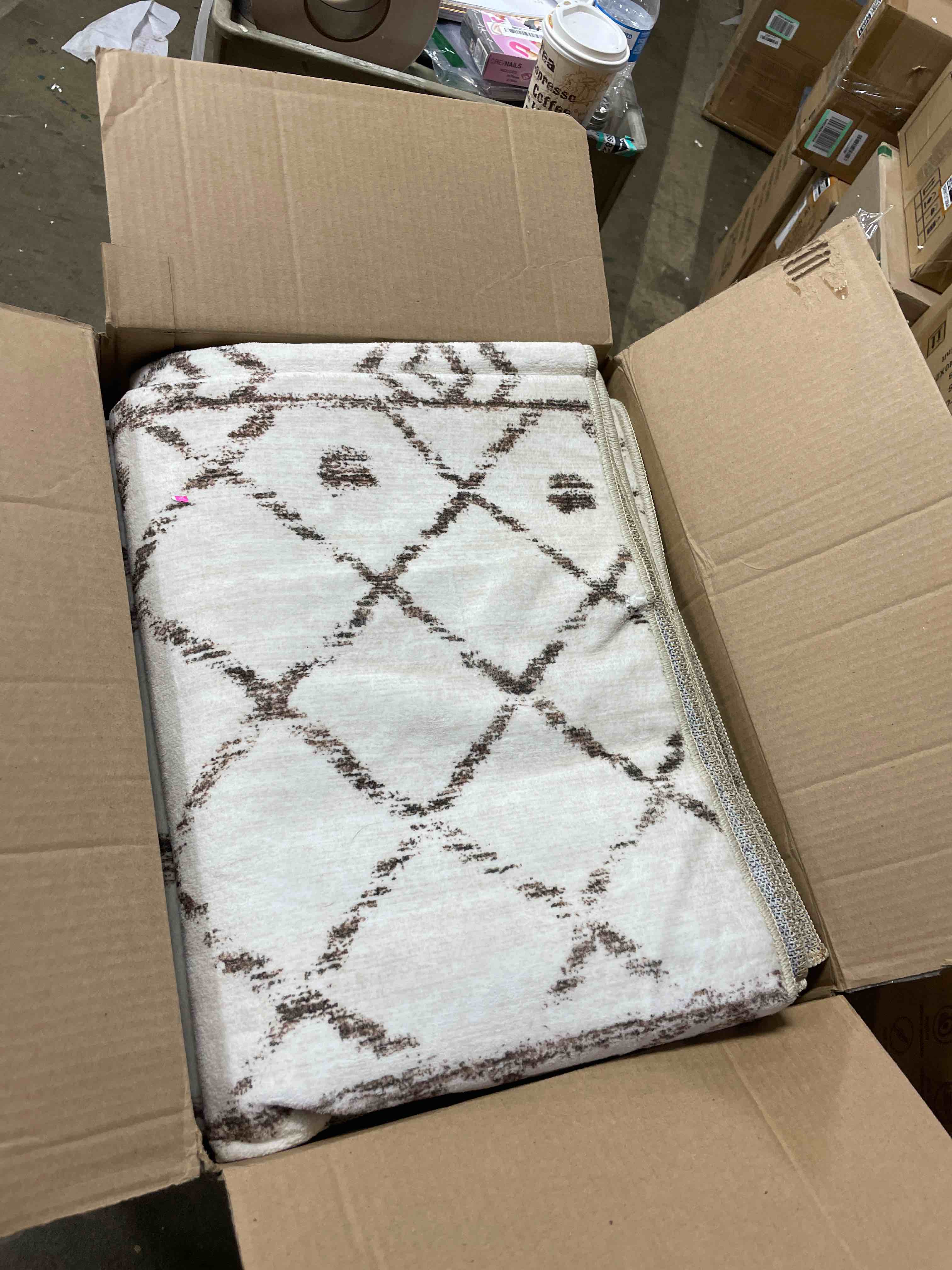 Condition photo showing New/Like New for Lessymo 8 x 10 Area Rugs for Living Room, Machine Washable Rugs Neutral Faux Wool Modern Geometric Moroccan Distressed Rug with Non-Slip Rubber, Geometric Beige