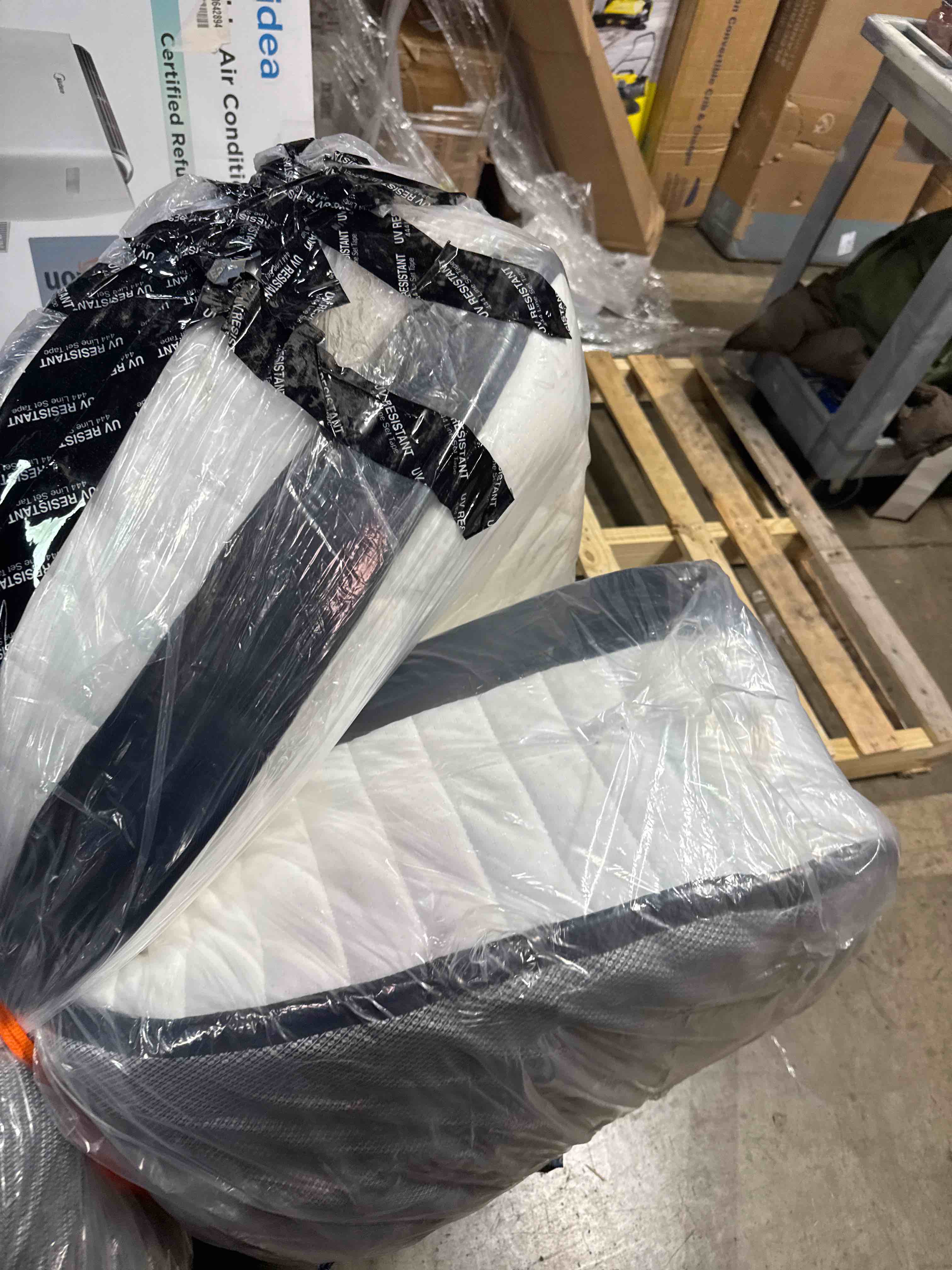 Condition photo showing New/Like New for twin xl mattress 10 inch medium firm hybrid mattress twin size memory foam pocket steel springs matress in a box for all sleep positions motion isolation ensure comfortable sleep (white, twin xl 10 inch) still wrapped in its original plastic 