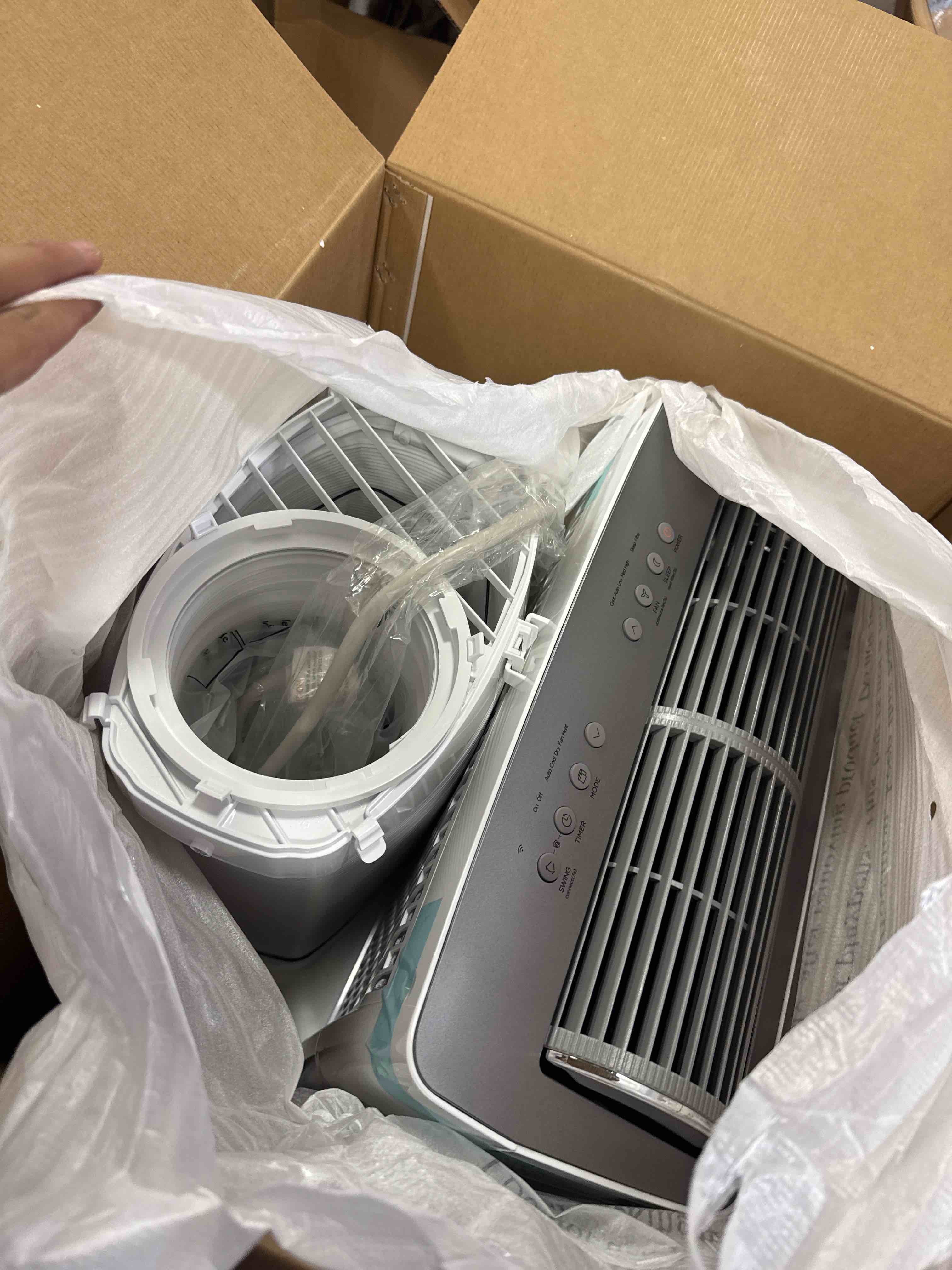 Condition photo showing New/Like New for midea duo 14,000 btu(12,000 btu sacc) high efficiency inverter, quiet portable air conditioner, cools up to 550 sq.ft., works with alexa/google assistant, includes remote control&window kit (renewed) white 1 count (pack of 1)