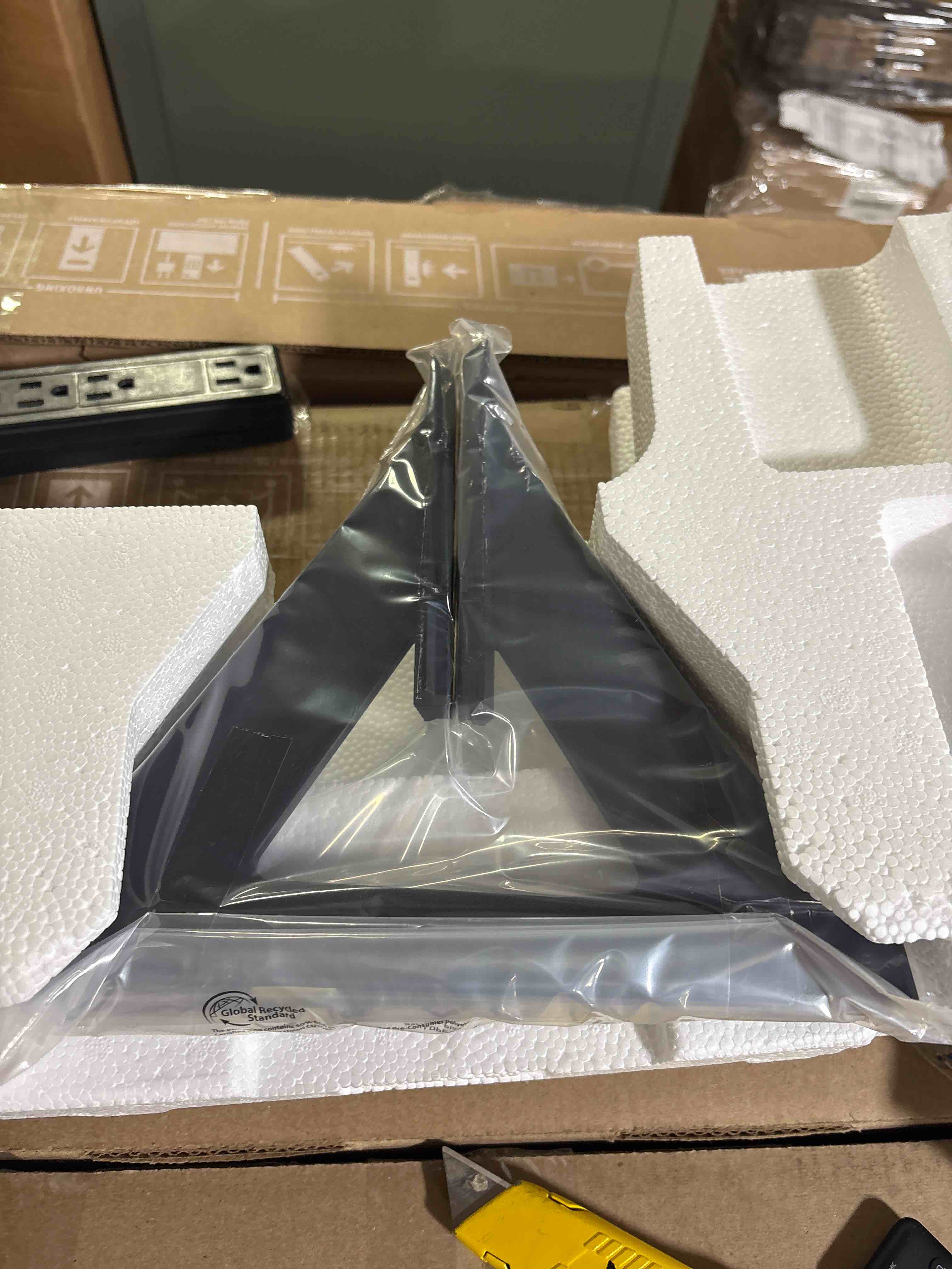 https://s3.amazonaws.com/lotting-images-prod/phillipi/PNK4409210_1776965075283.jpeg