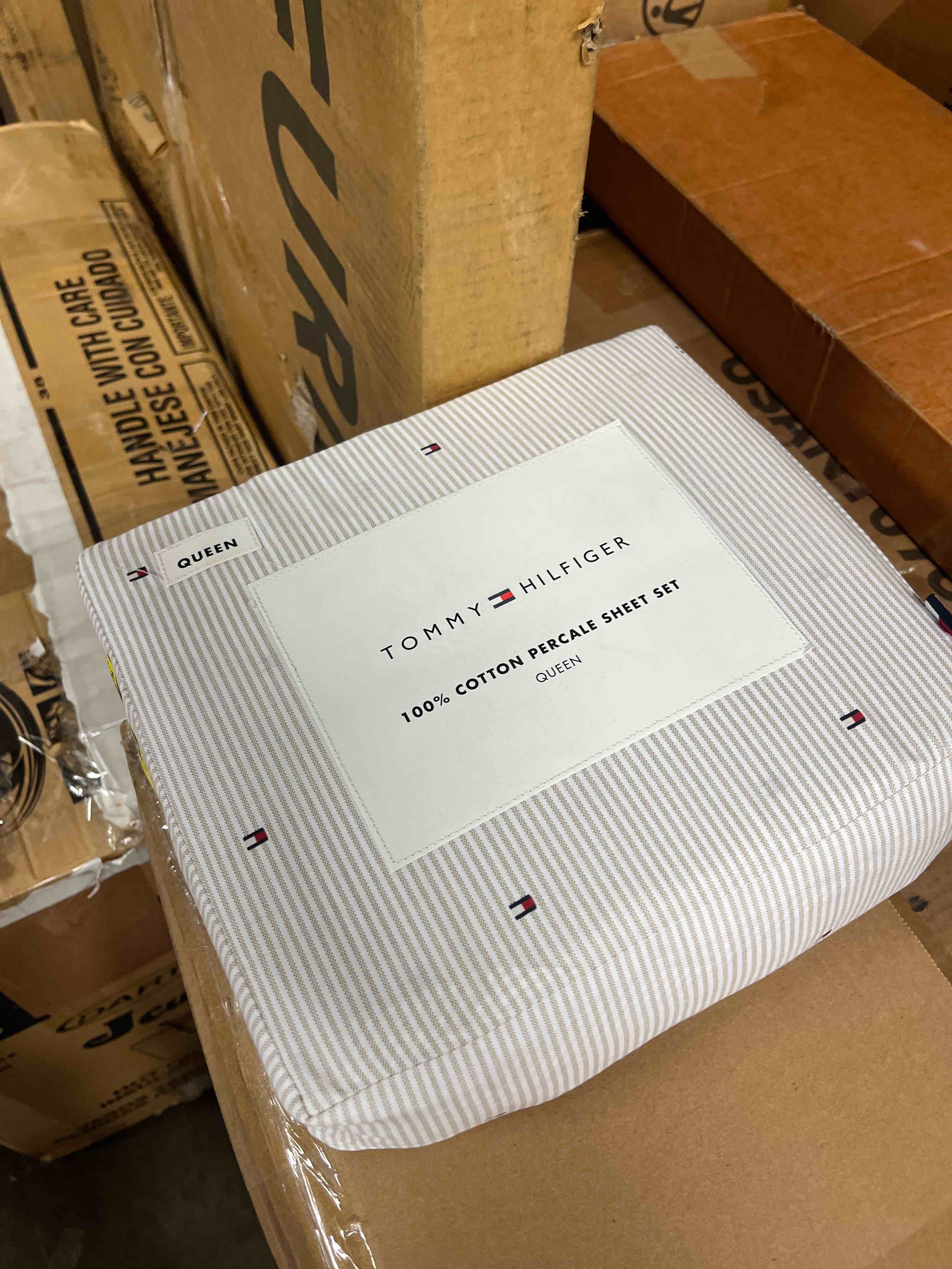 Condition photo showing New/Like New for tommy hilfiger - queen size sheets set, crisp & tailored sheets w/a naturally smooth cotton percale lightweight feel - bed sheets w/matching pillowcases & fitted sheet (ithaca flag stripe beige)