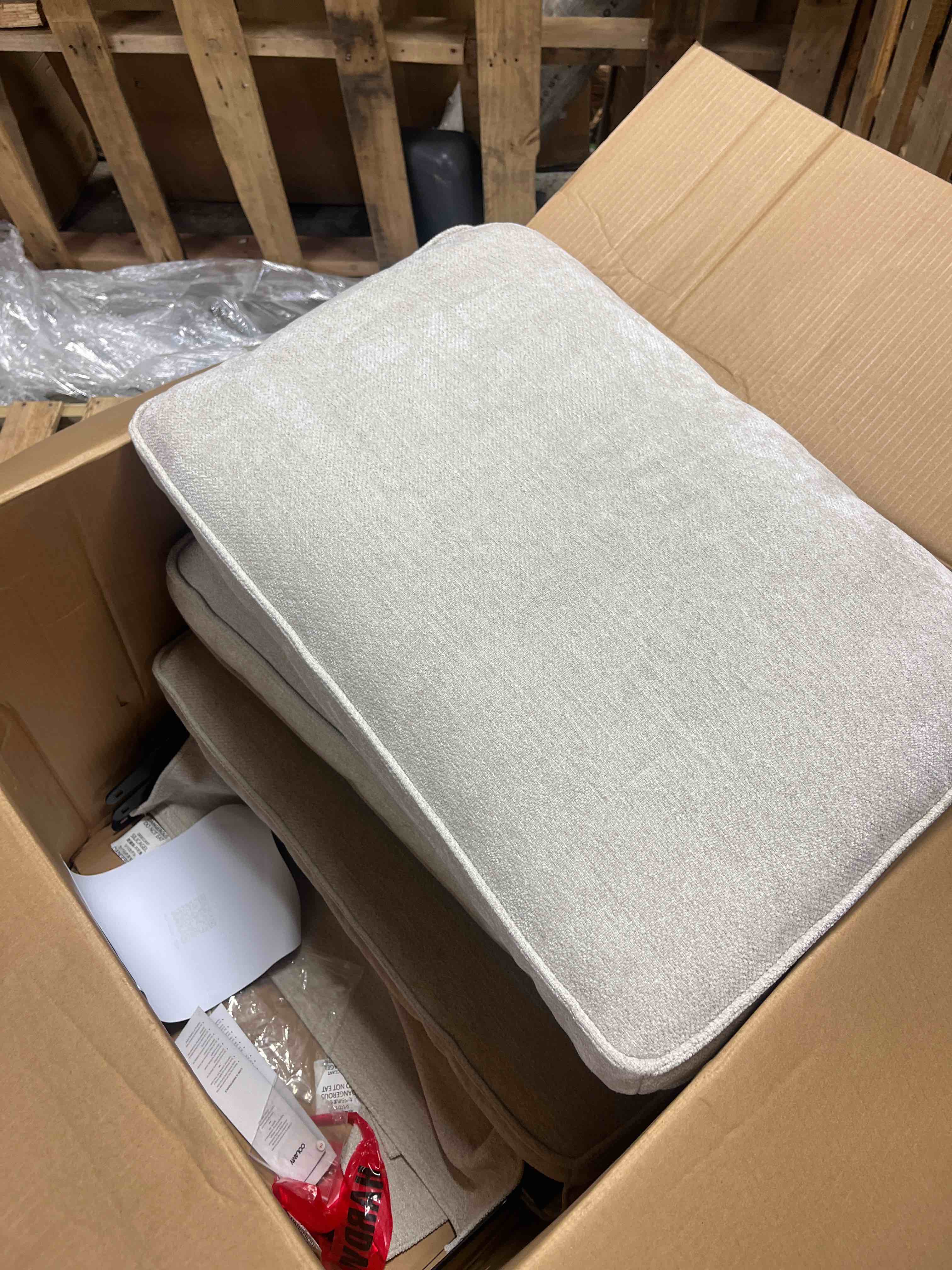 https://s3.amazonaws.com/lotting-images-prod/phillipi/PNK4409238_1776958351972.jpeg