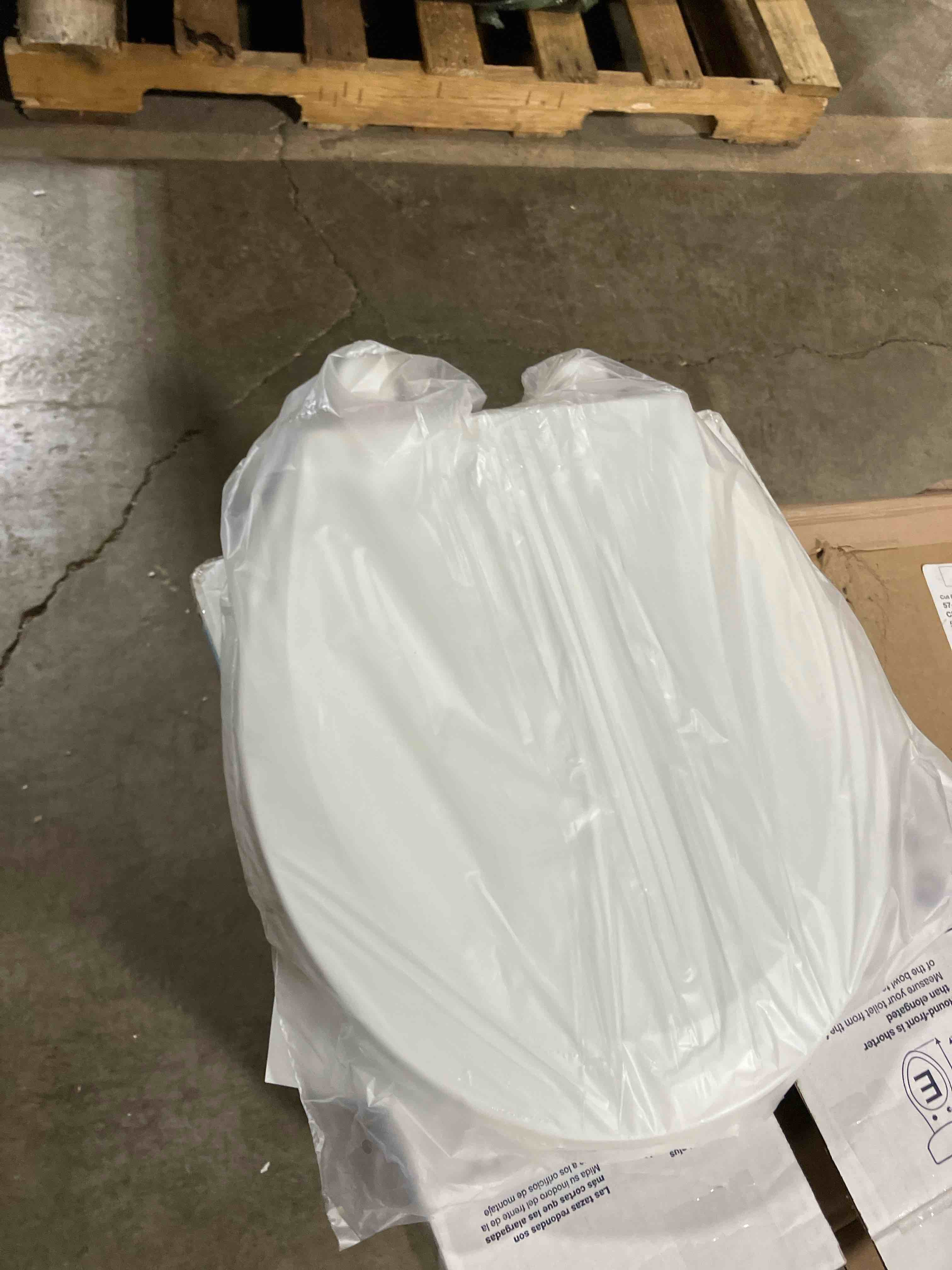 Condition photo showing New/Like New for Kohler K-4662-0 Lustra Quick-Release Round-Front Toilet Seat - White