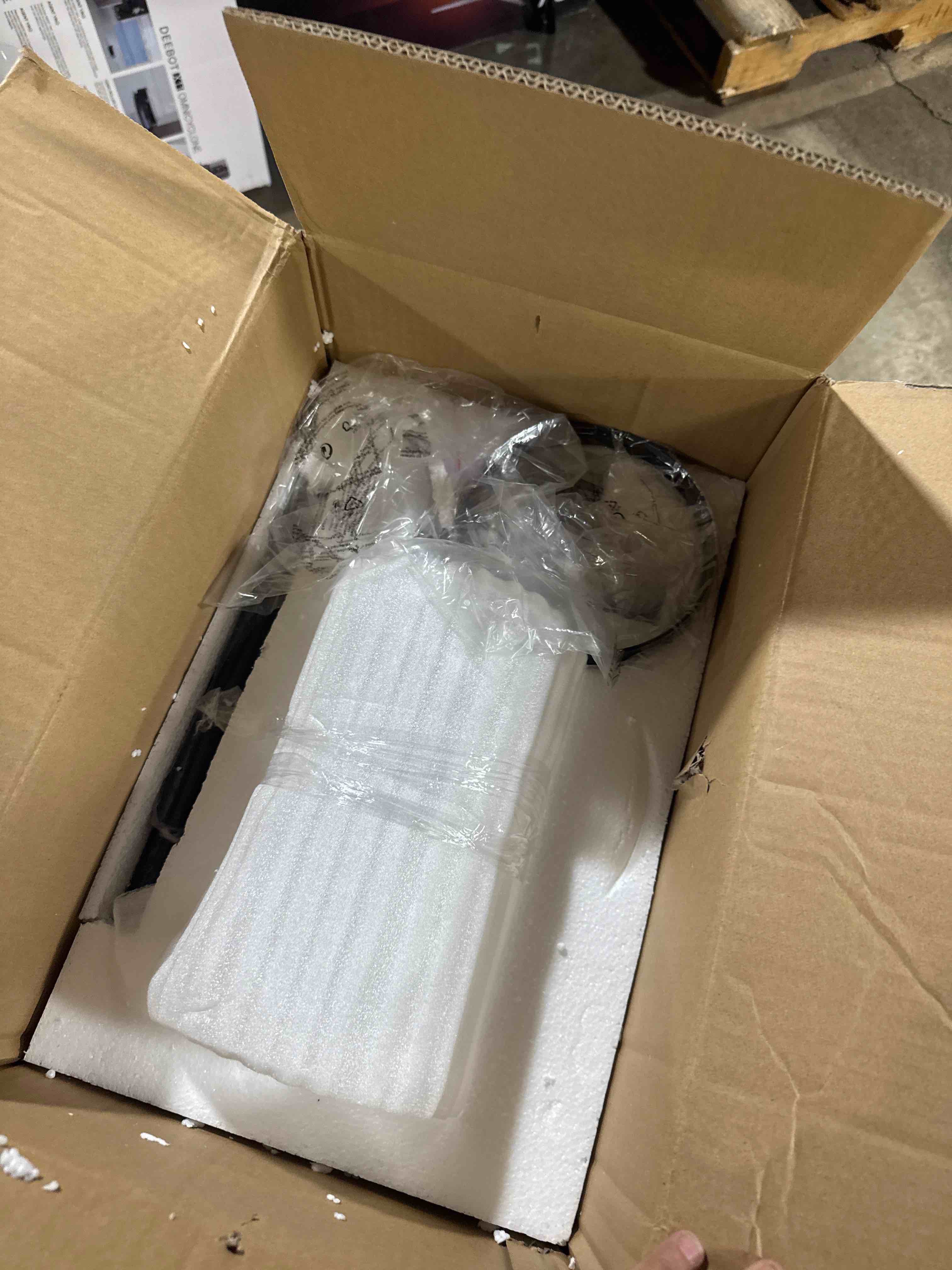 Condition photo showing Good Condition for Levona 1-Light 5.9" Kitchen Island Pendant with Clear Hammered Glass Shade 