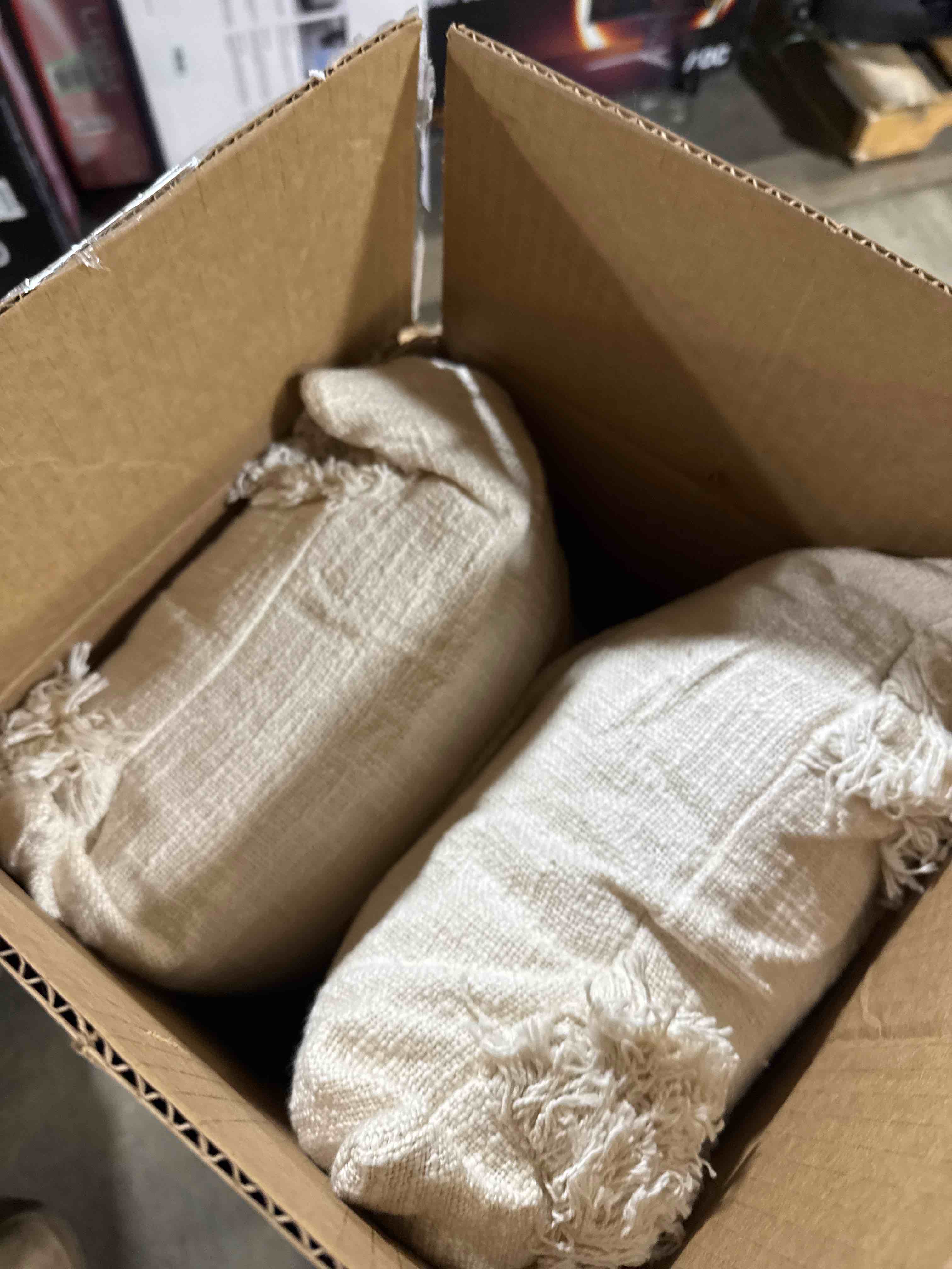 Condition photo showing New/Like New for 14" x 36" Cream 100% Cotton Zippered Pillow 