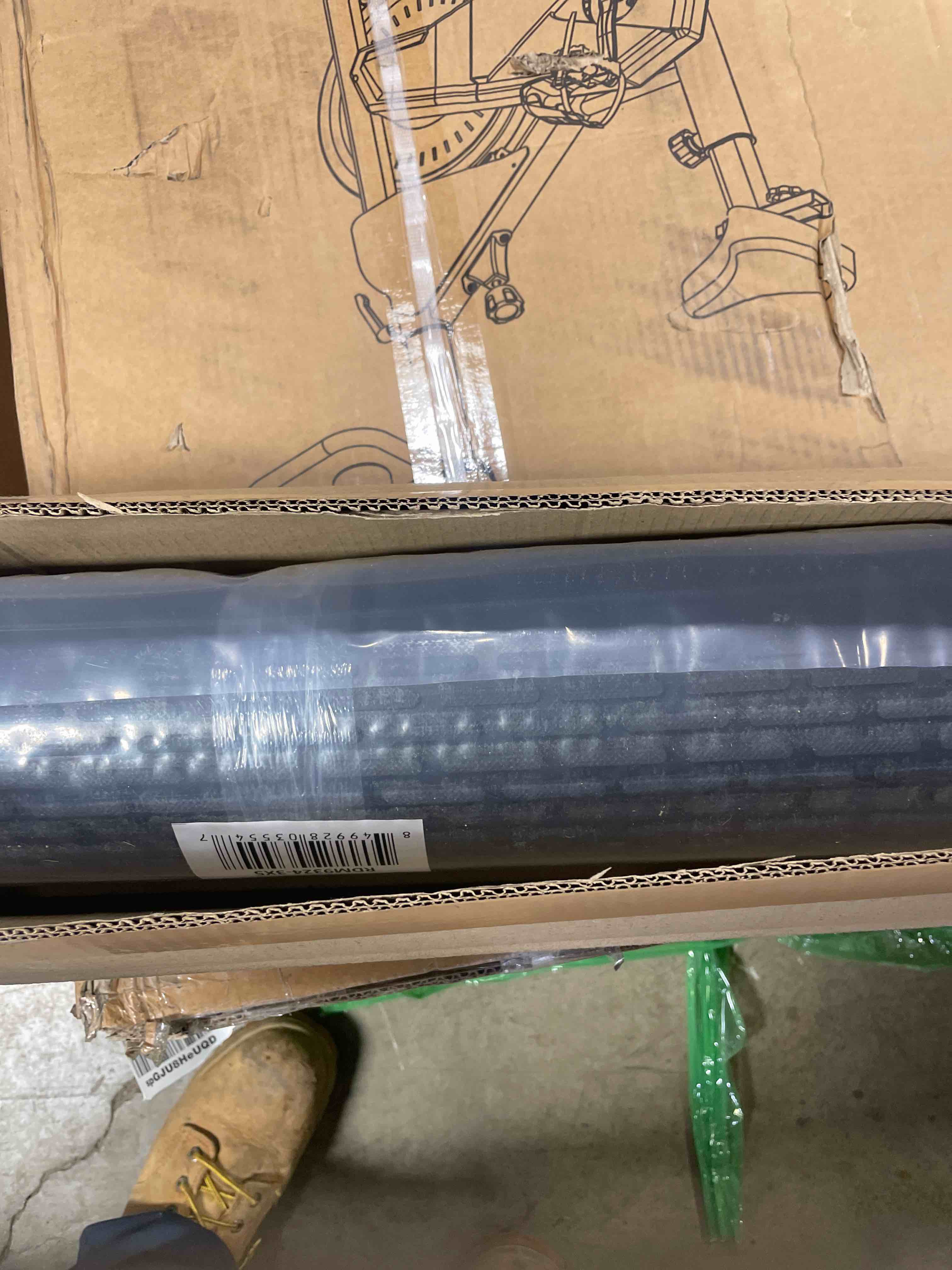 Condition photo showing New/Like New for Ottomanson Waterproof Rubber Outdoor Doormat – Heavy-Duty Non-Slip Rubber Floor Mat with Ridge Scraper Pattern, All-Weather Front Door Entry Mat for Mud & Dirt Control – 35" x 60", Black