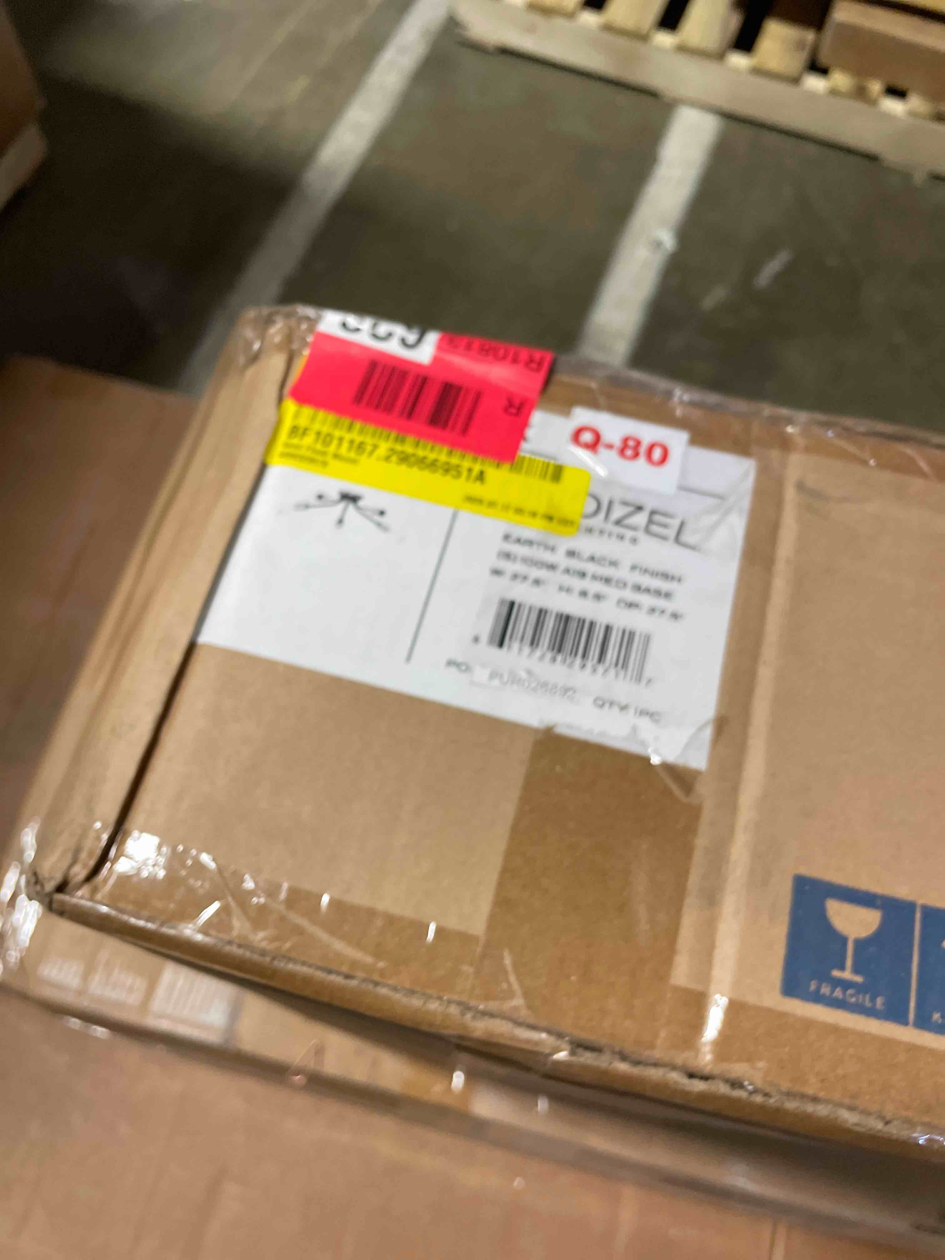 Condition photo showing Good Condition for quoizel latitude 5-light earth black flush mount light