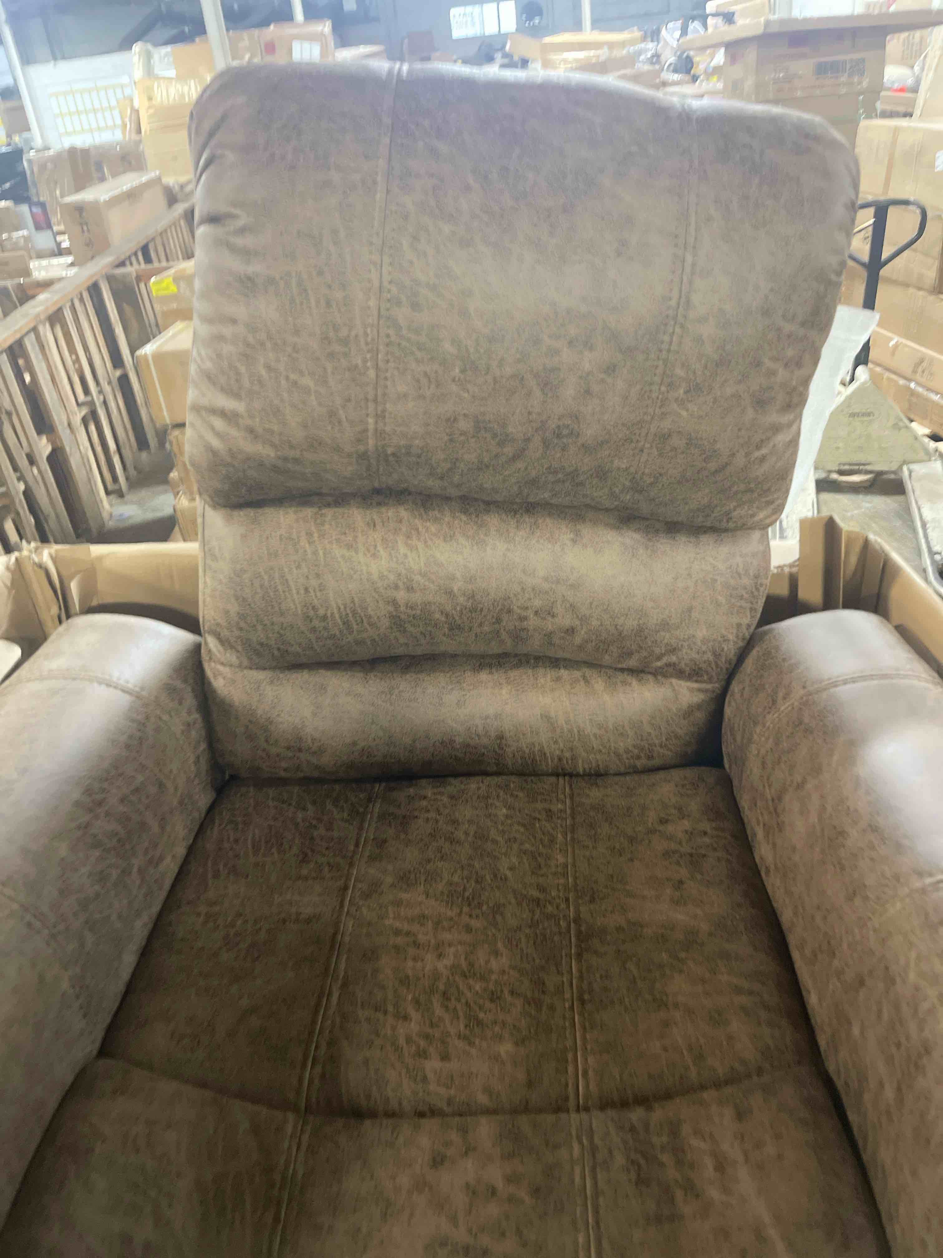 Condition photo showing New/Like New for liam mushroom lift chair