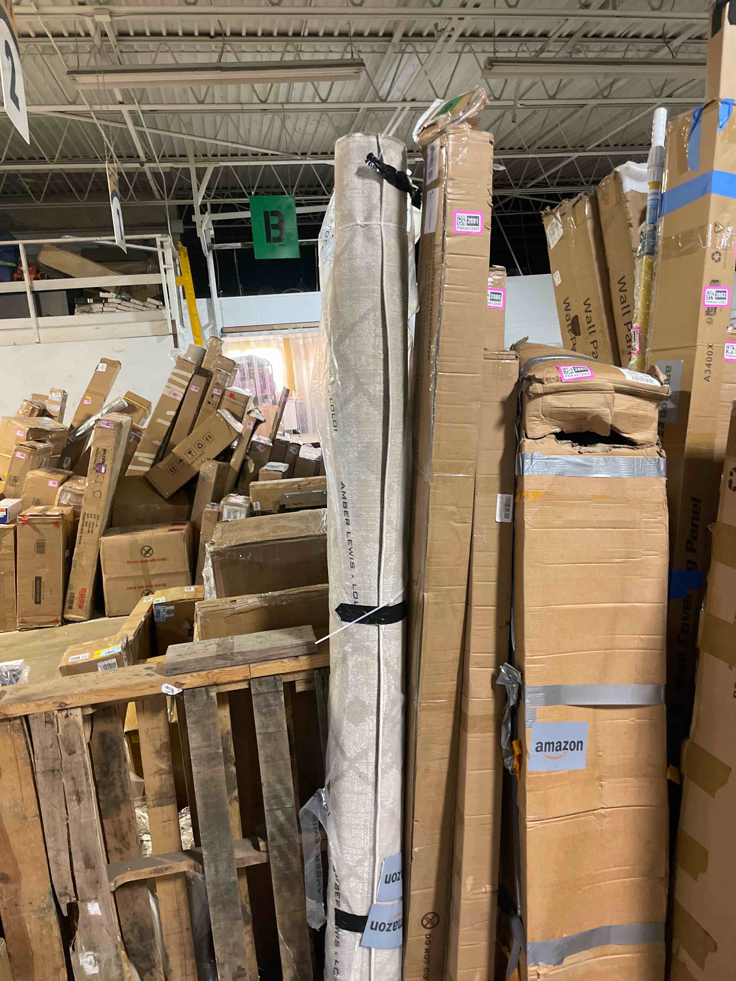Condition photo showing New/Like New for loloi amber lewis alie collection ale-03 taupe/dove 7'-10'' x 10', .13'' pile height, area rug taupe / dove 7' x 10' (rectangular)