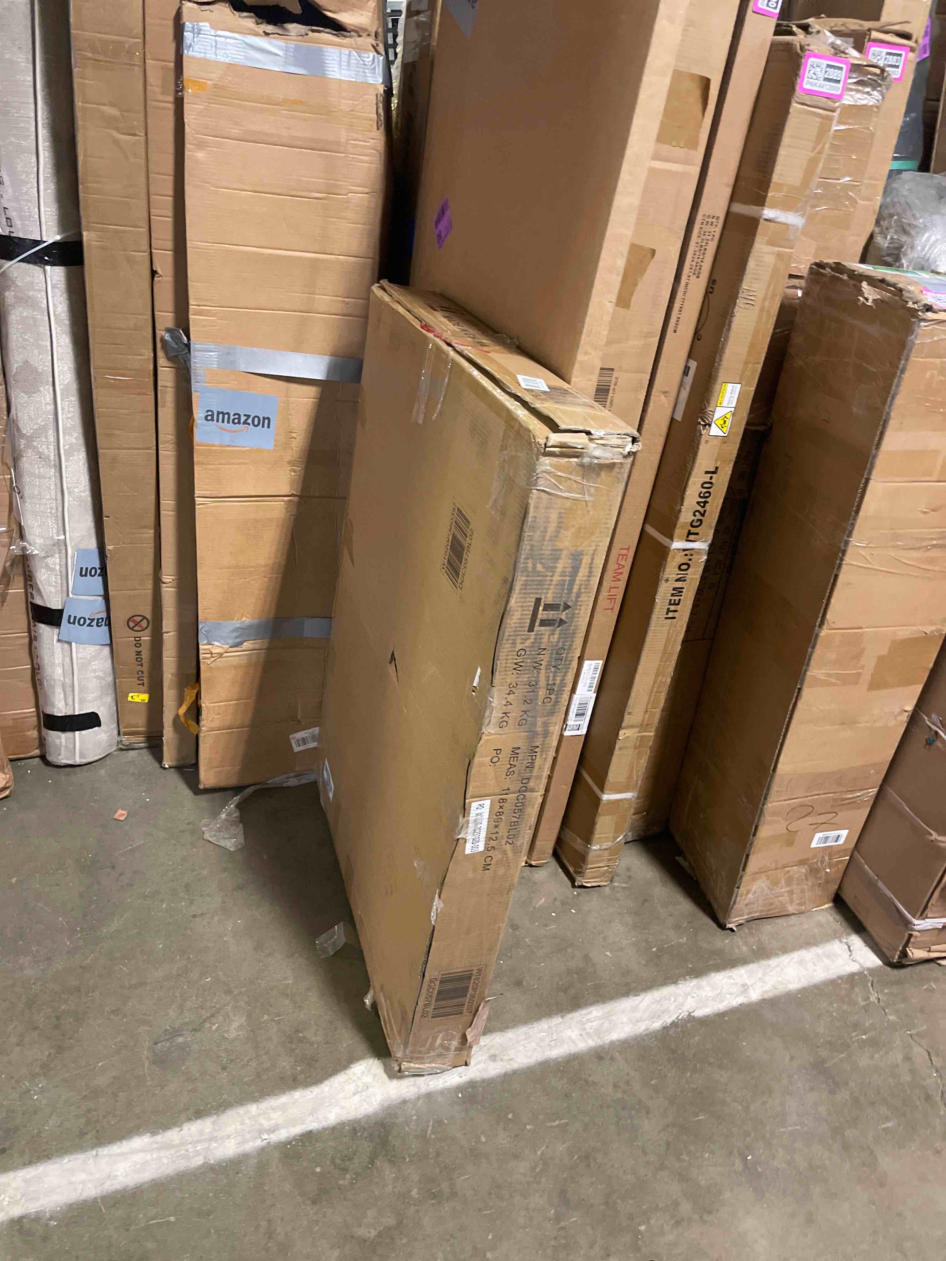 Condition photo showing New/Like New for table 35 reinforced steel tubes,safe enclosed base, dual doors, fits medium dogs up to 70lb, 35.5"x22.5"x24.7", greige