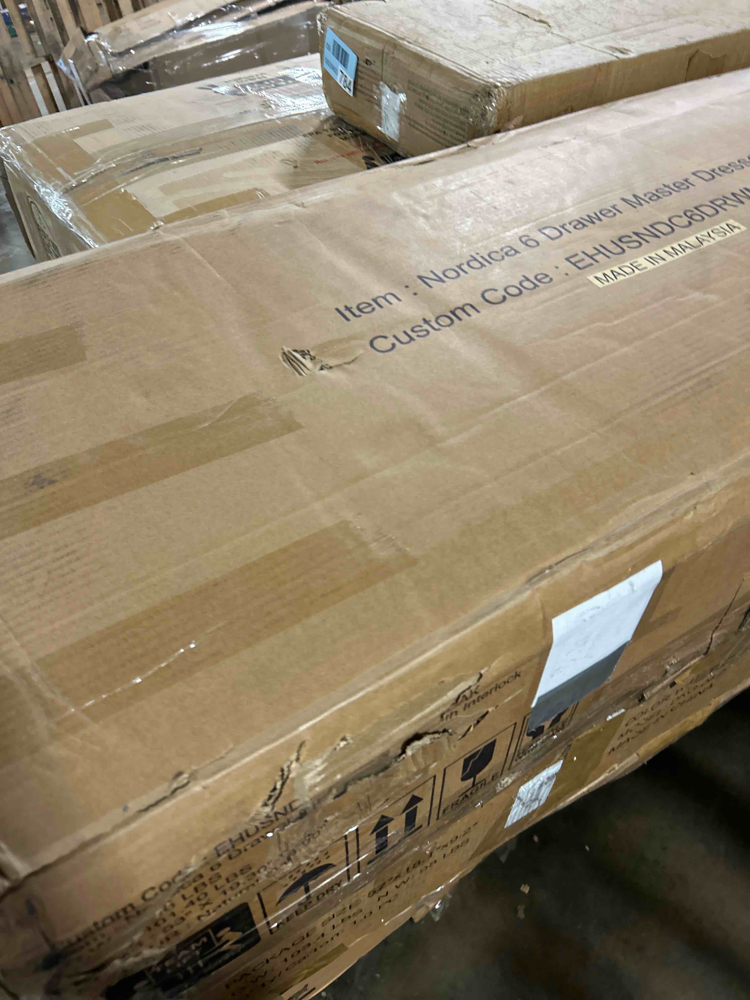 https://s3.amazonaws.com/lotting-images-prod/phillipi/PNK4413314_1776779983688.jpeg