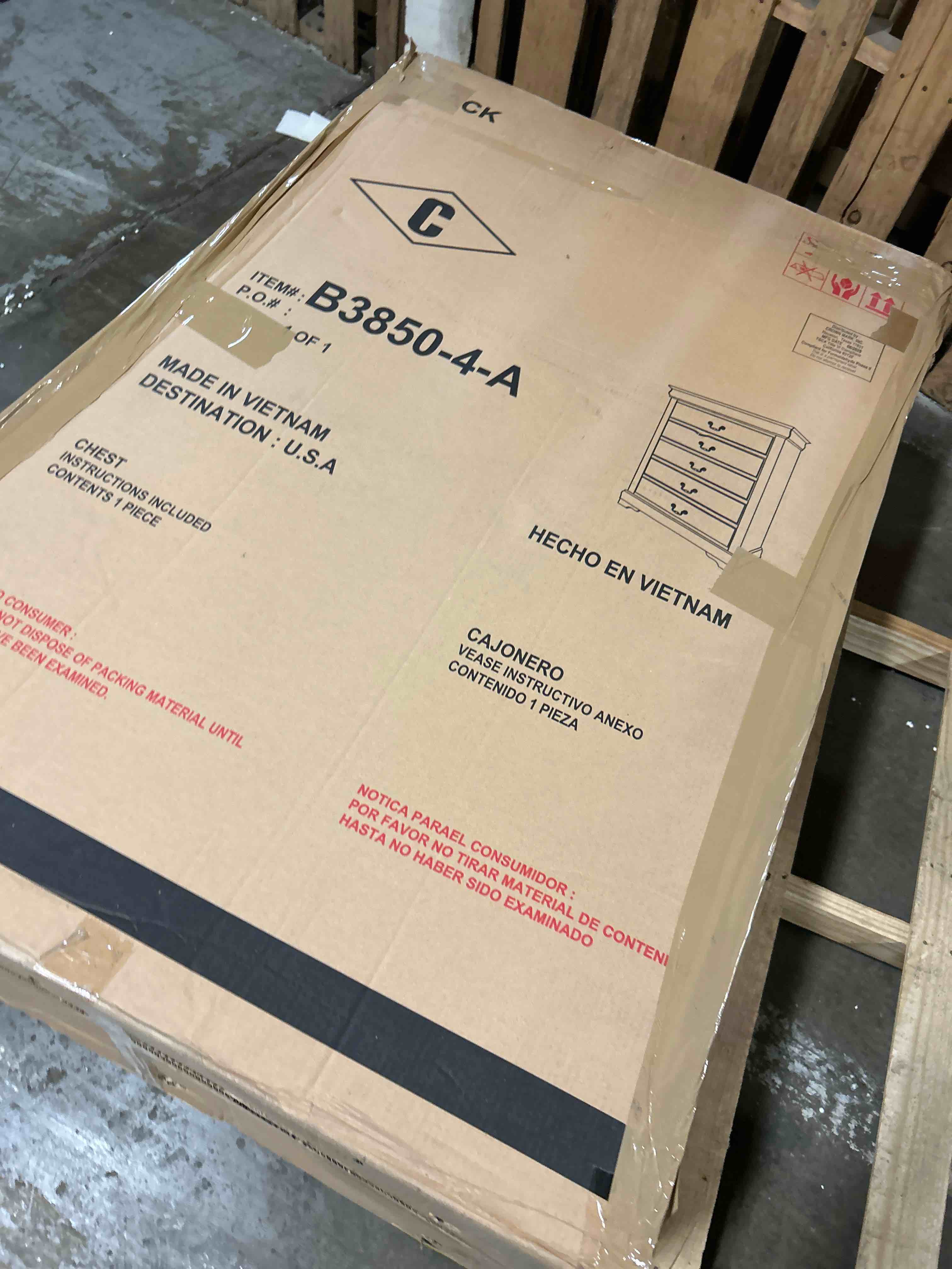 Condition photo showing Good Condition for transitional 5 drawer chest