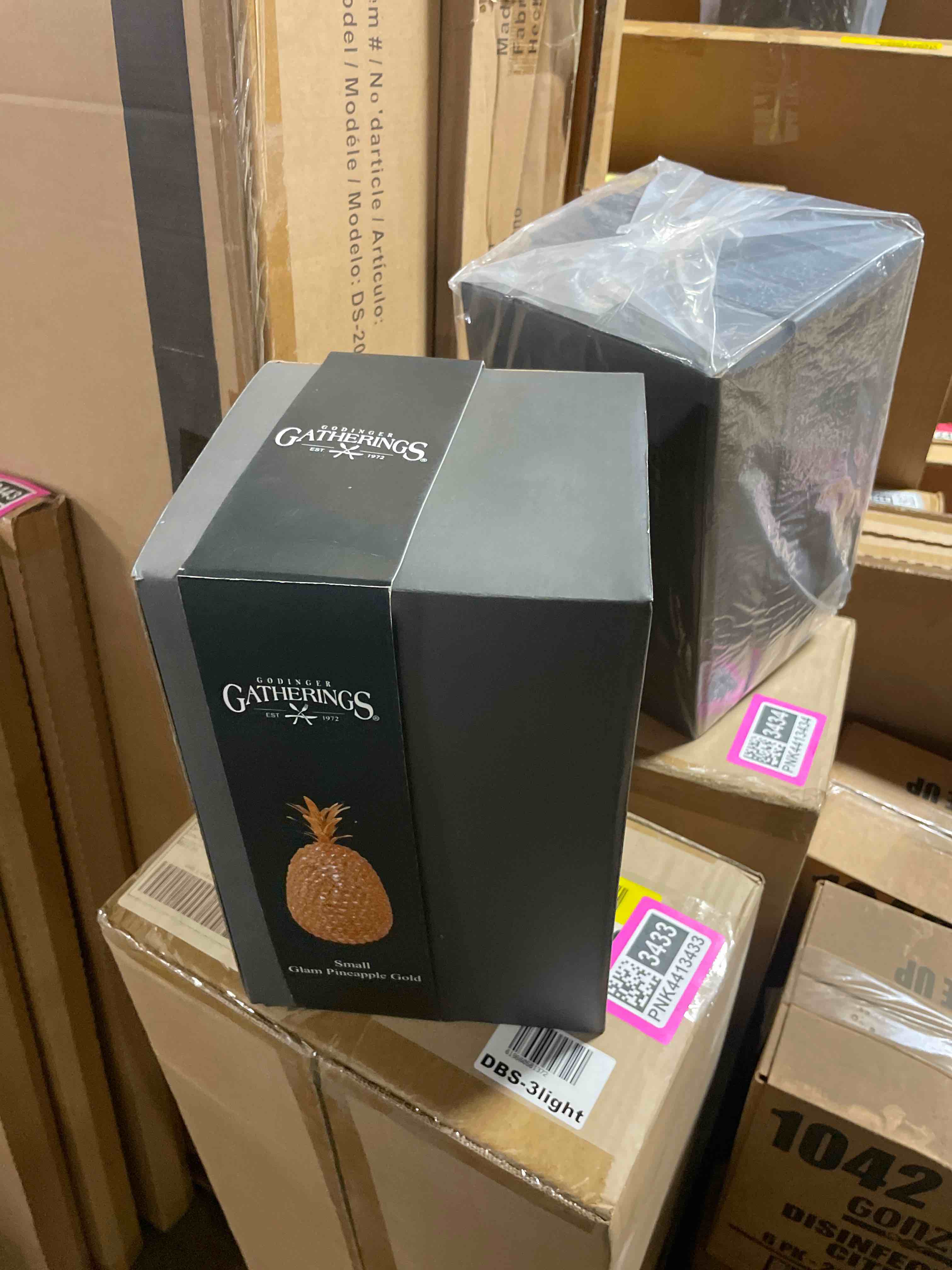 Condition photo showing New/Like New for godinger glam pineapple fruit holiday decoration - gold