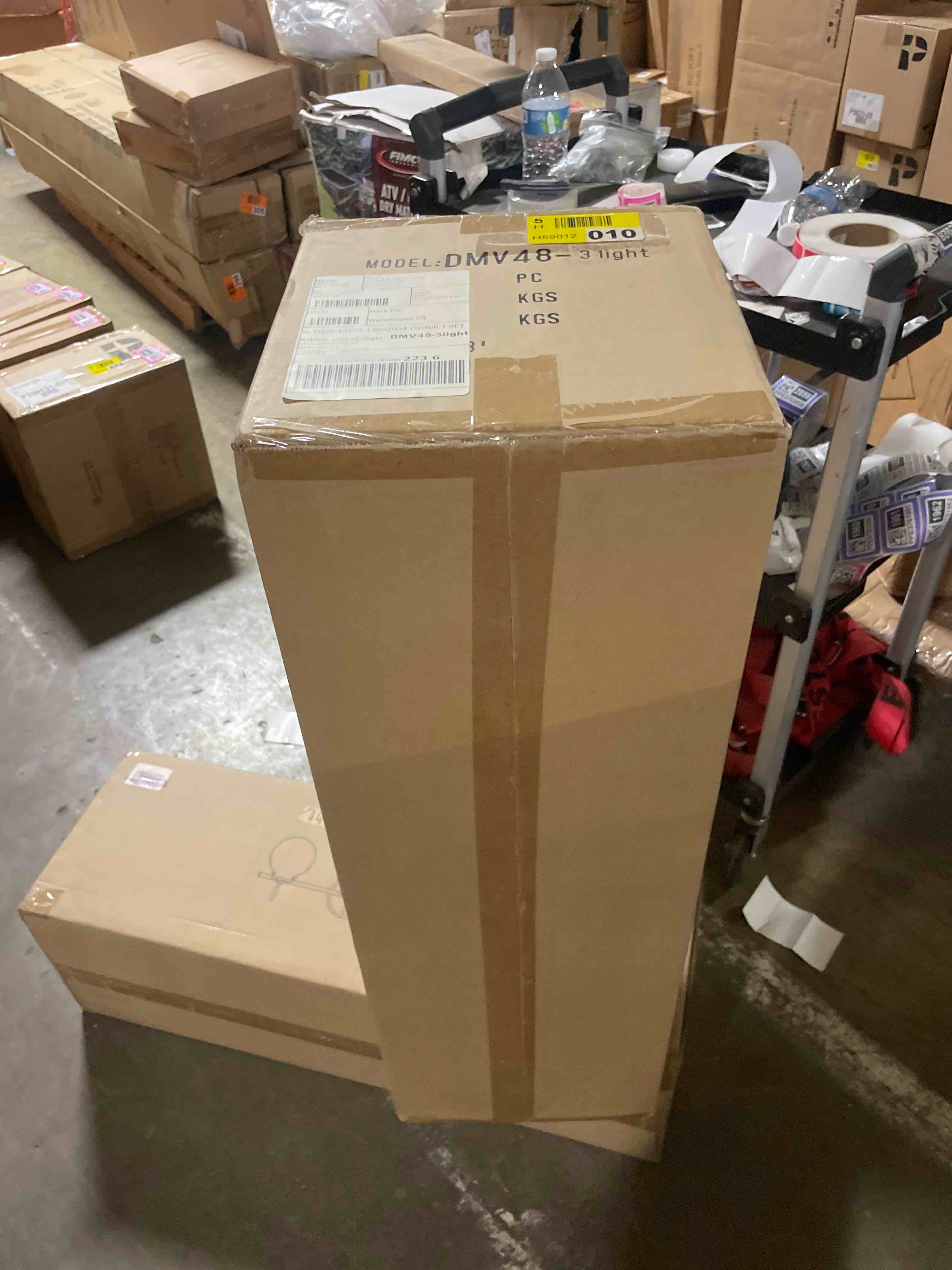 Condition photo showing New/Like New for depp 3 - light /2 - light brushed nickel vanity light 3-light 25 to 36 inches