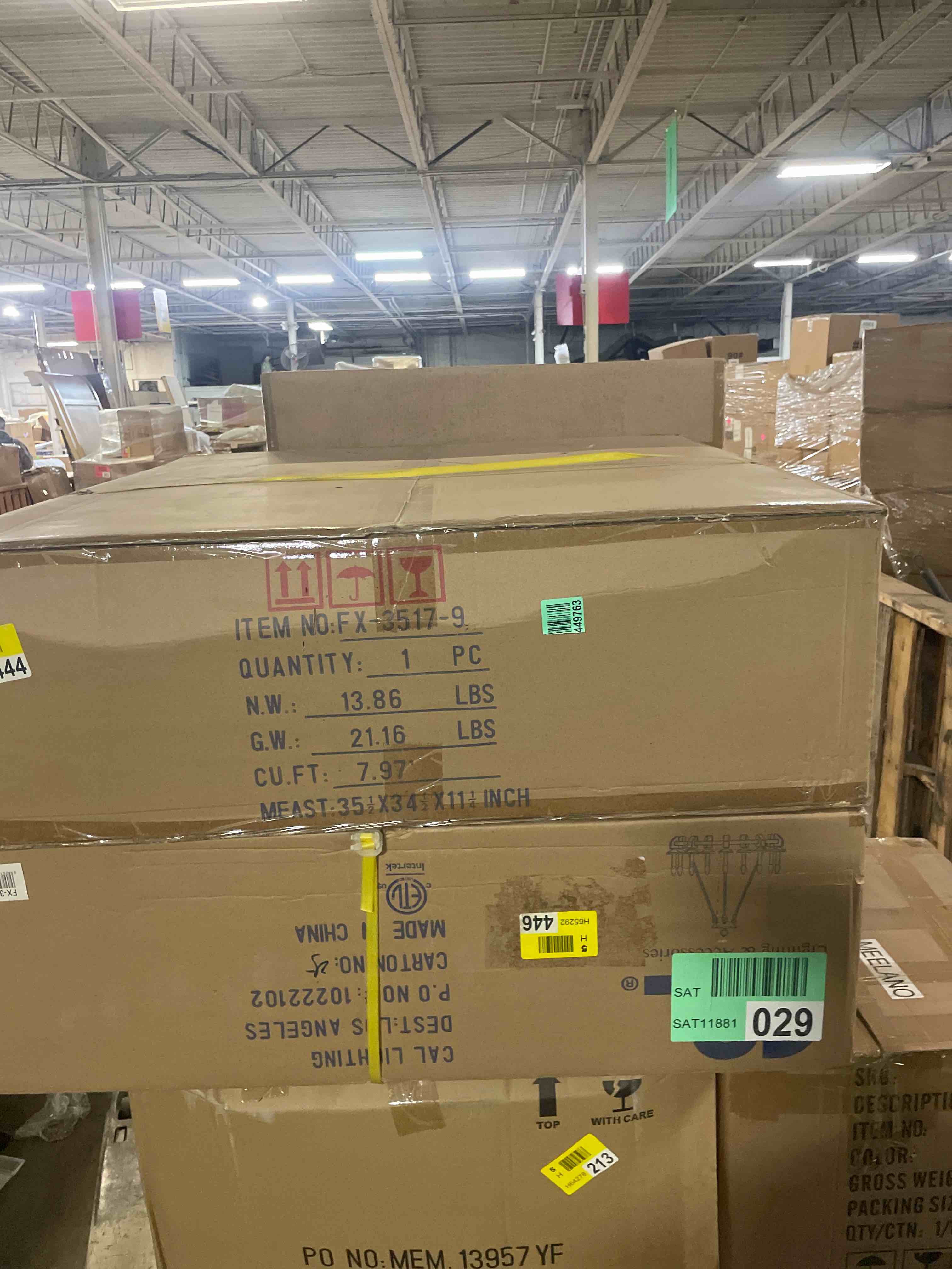 Condition photo showing New/Like New for 60w x 9 cruz metal/wood chandelier, 31.00x33.00x33.00