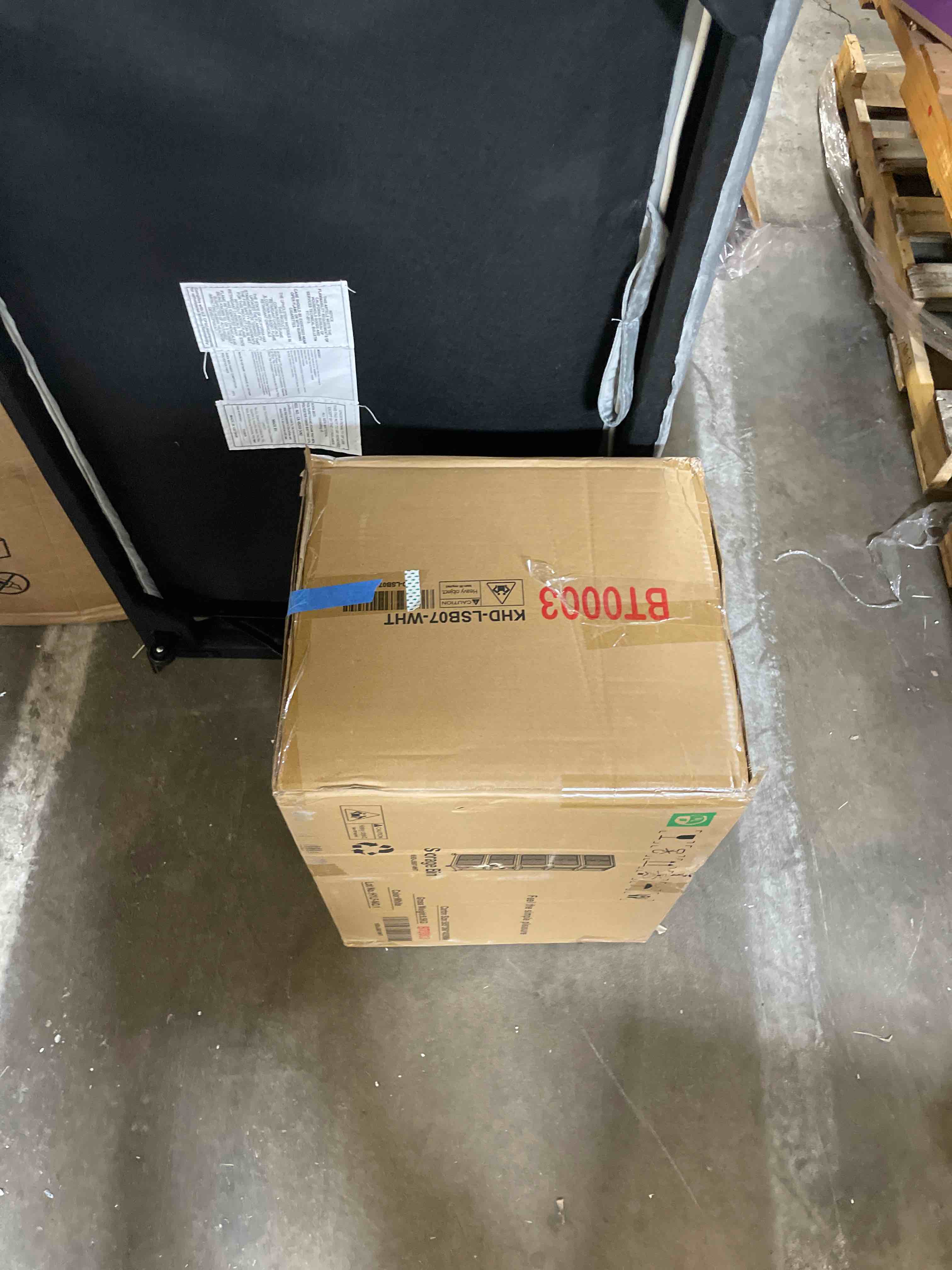 Condition photo showing New/Like New for vecelo 5-pack stackable plastic storage bins lid