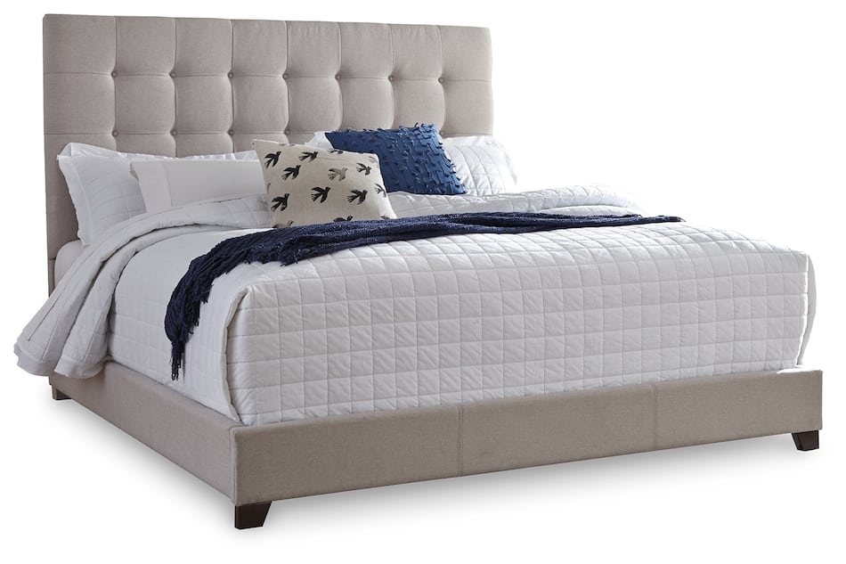 DOLANTE BUTTON UPHOLSTERED BED