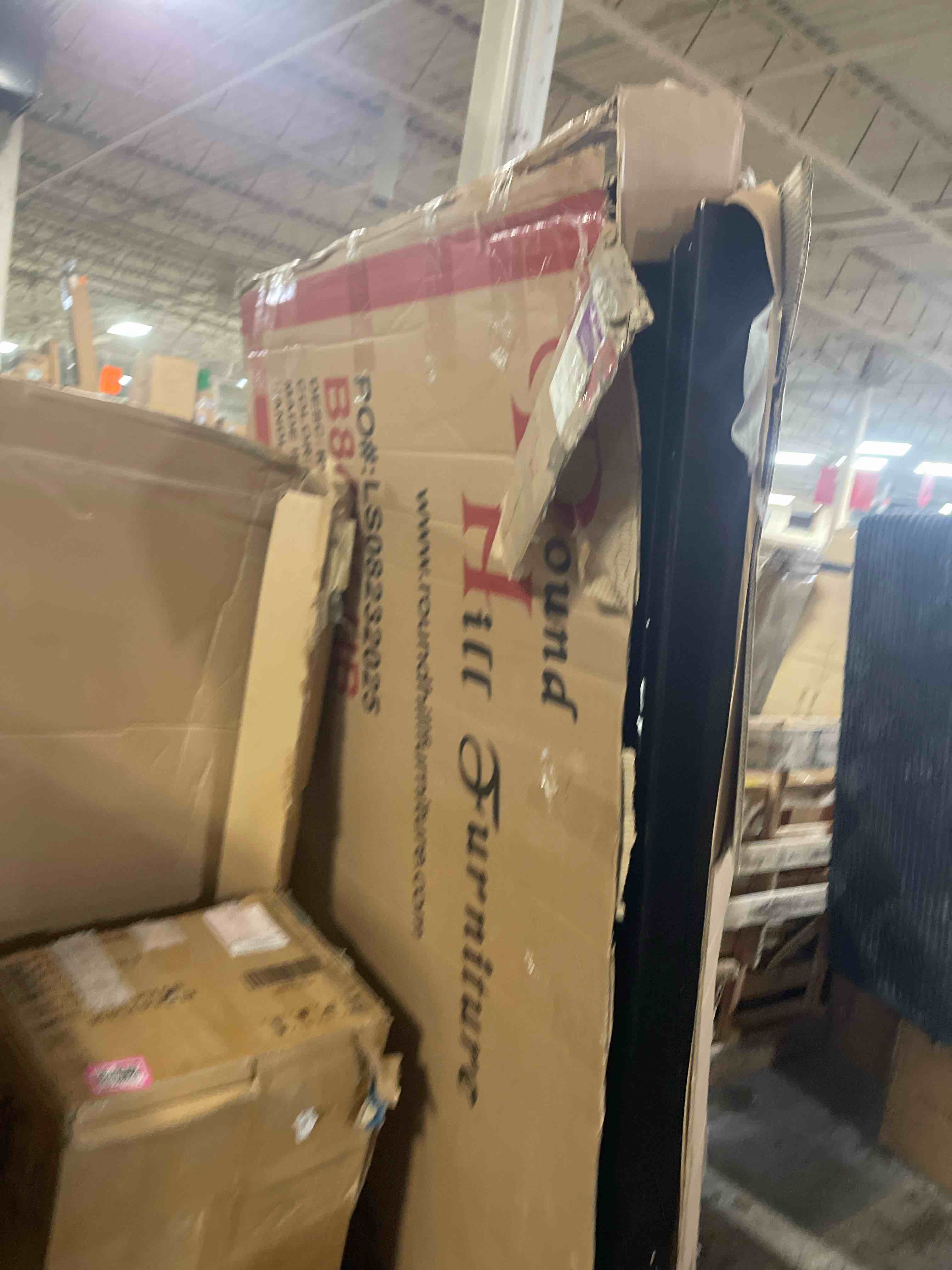 https://s3.amazonaws.com/lotting-images-prod/phillipi/PNK4413773_1777483344801.jpeg