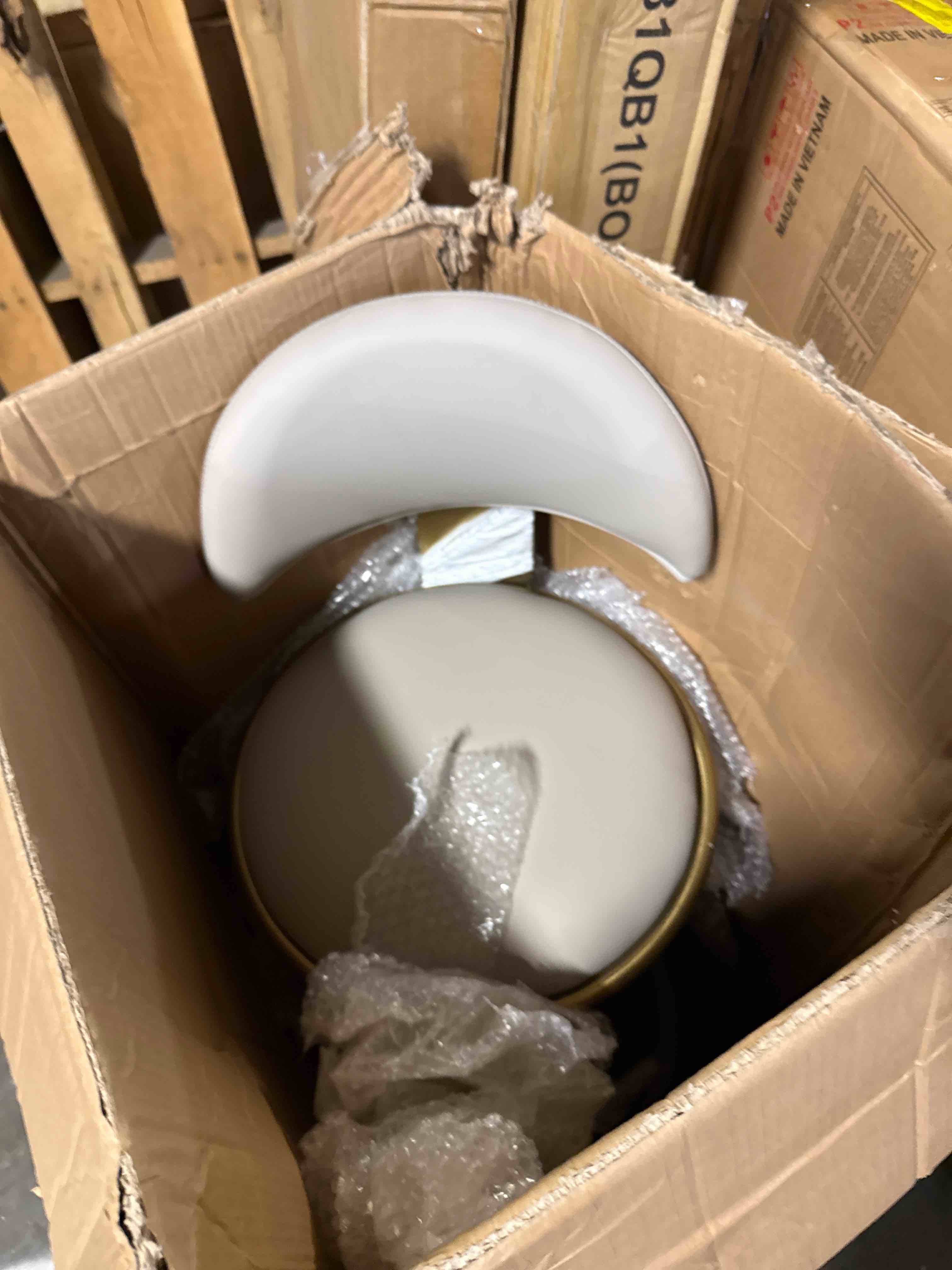 https://s3.amazonaws.com/lotting-images-prod/phillipi/PNK4413909_1777578103353.jpeg