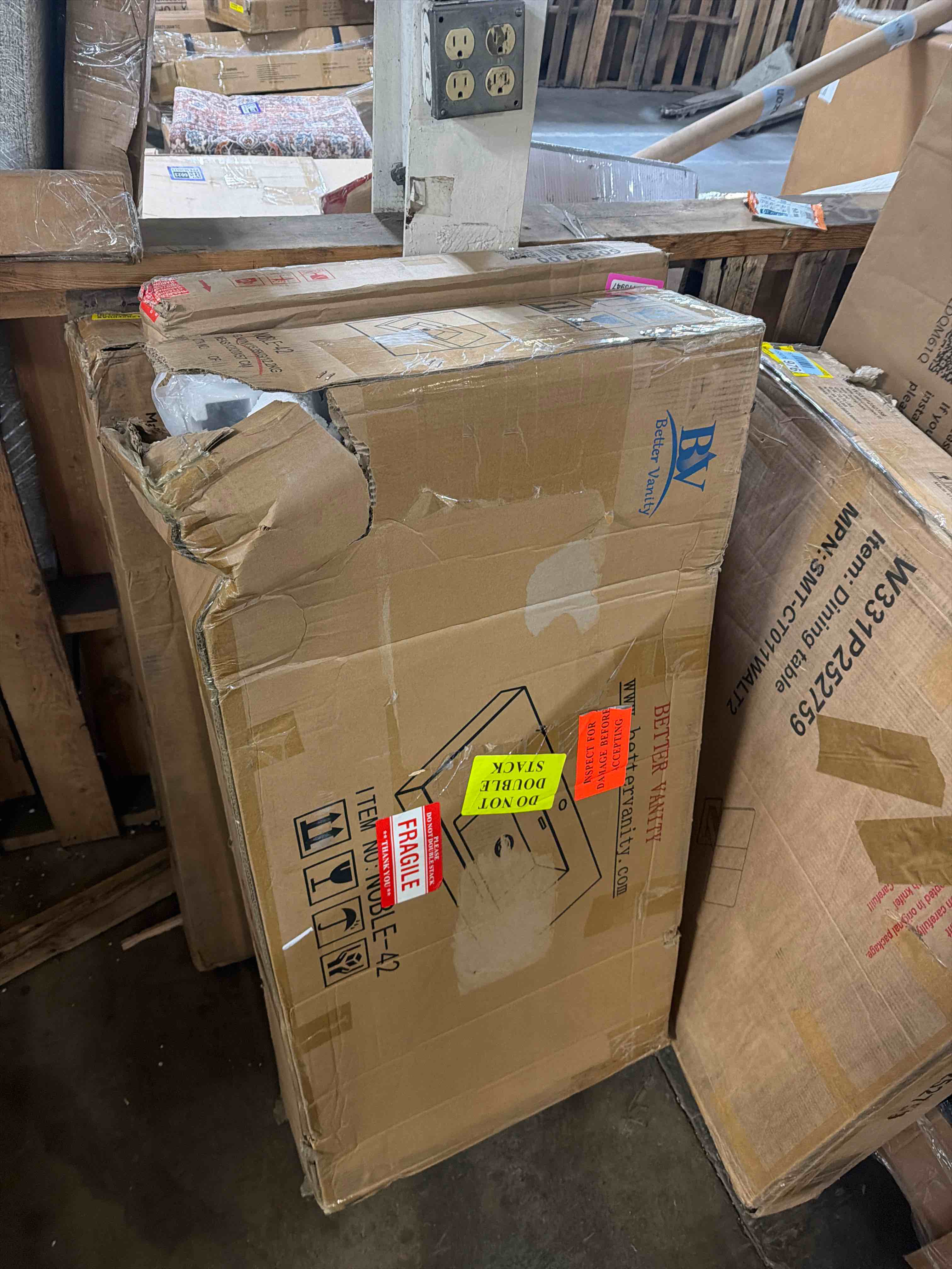 https://s3.amazonaws.com/lotting-images-prod/phillipi/PNK4413948_1777644461303.jpeg