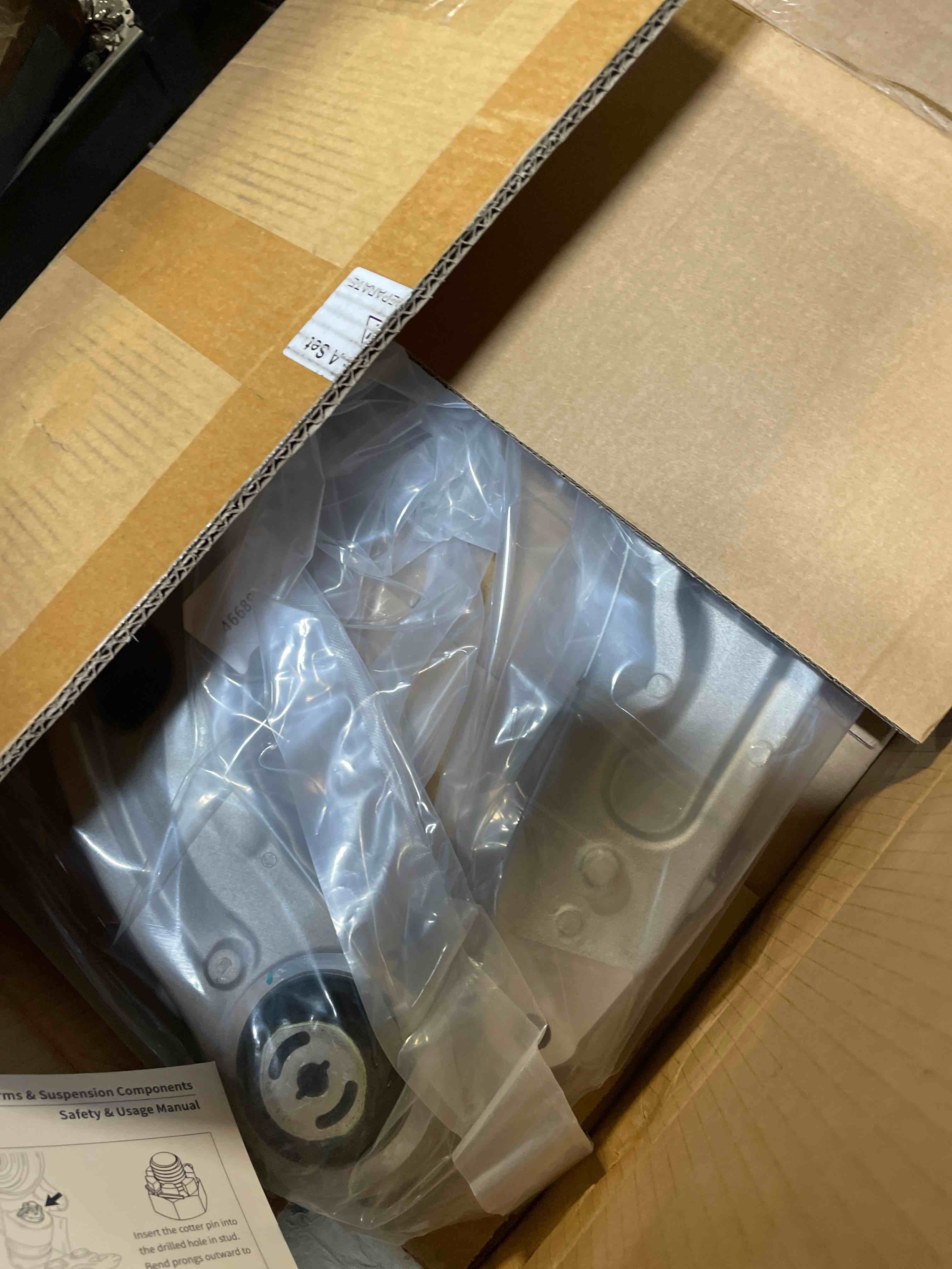 Condition photo showing New/Like New for 2PCS Front Lower Control Arm Compatible with 2014-2018 Jeep Cherokee All Wheel Drive without Off Road Package MS251184 MS251185