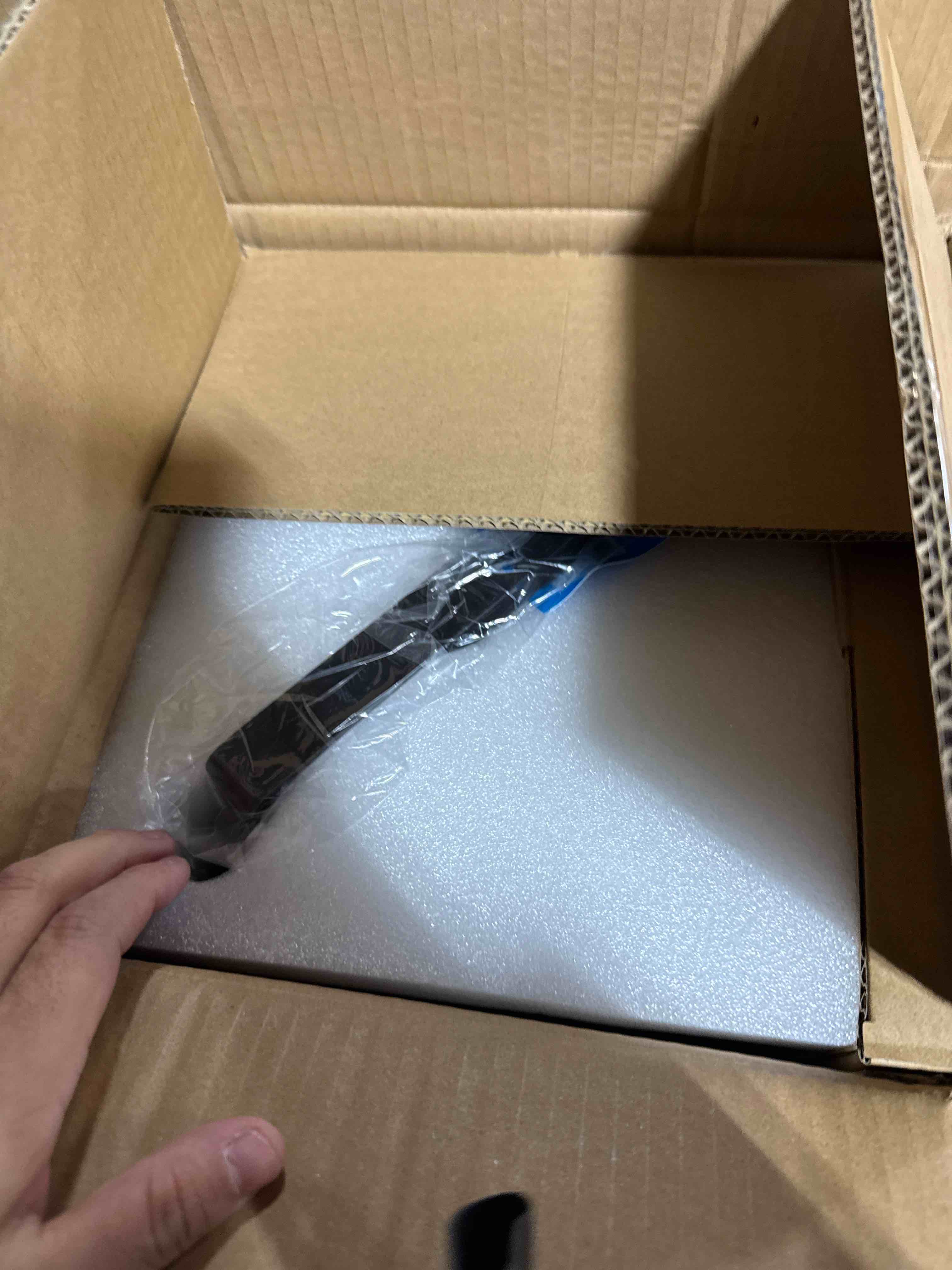 Condition photo showing New/Like New for Betopper 54x4W High CRI Par Light with Barn Doors, CRI/RA>90 RGBW 4 in 1 Ultra-Bright LED Stage Lighting, Up to 5600 Lm, Party Disco DJ Light for Photography, Club, Wedding, Show, 2 Packs LPC010-B-2