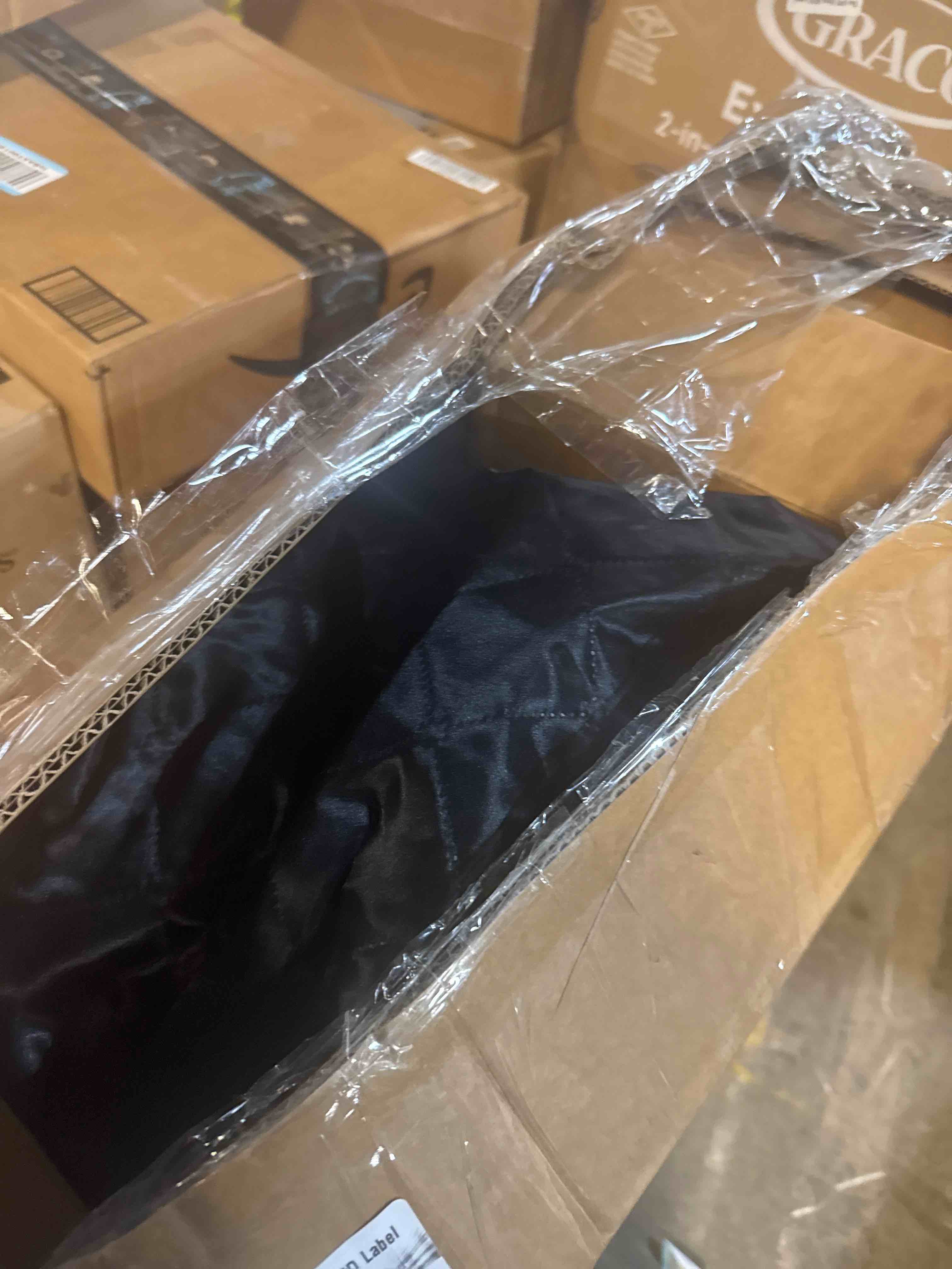Condition photo showing Good Condition for Enhulk Portable Sauna Box for Relaxation, Detoxification, Steam Sauna Tent for Home with 3.0L Steamer, Folding Chair, Remote Control, Doormat, 9 Levels, 3.6' x 3.6' x 5.9', Circular