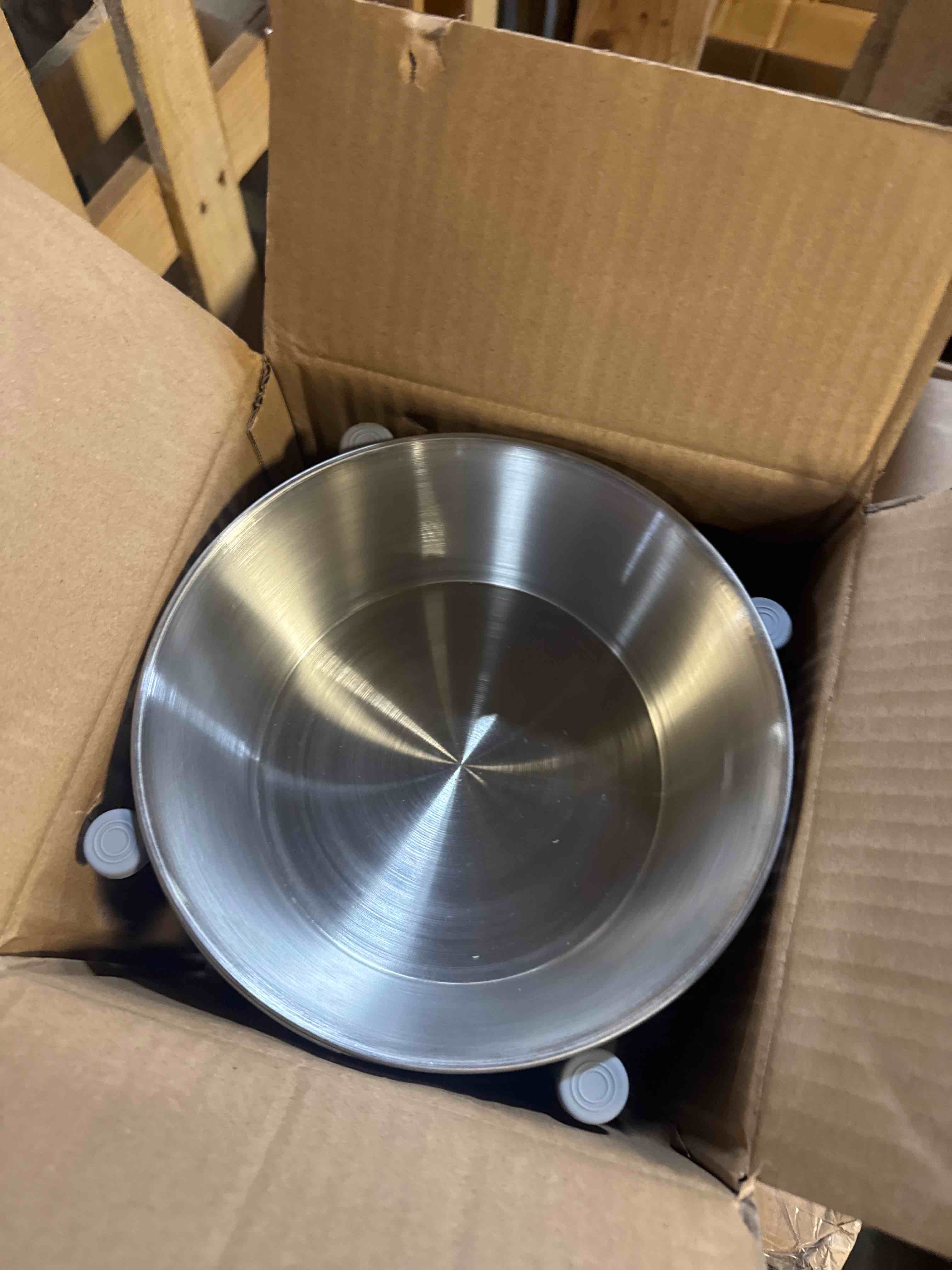 Condition photo showing New/Like New for Elevated Dog Bowls for Large & Medium Dogs - Stainless Steel 64oz/8 Cup Raised Feeder with Non-Slip Base, Dual Food & Water Bowls 2-Pack 8 Cups Raised Bowl