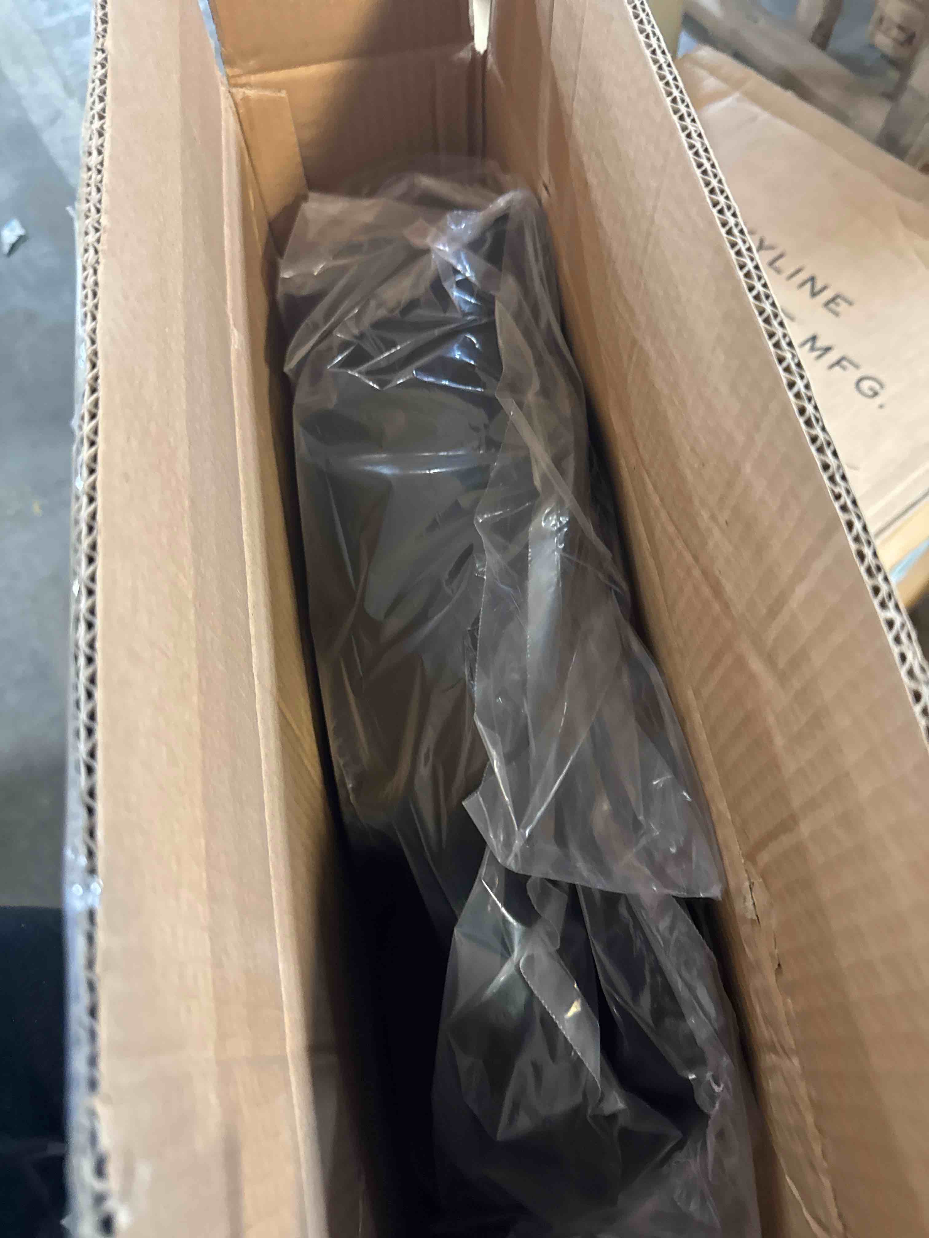 Condition photo showing New/Like New for AUXKO All Weather Floor Mats for 2025 2026 Tesla New Model Y Juniper Premium/Performance(Not for Standard) Cargo Mat*3 Car Mats Set TPE Liners Accessories All Season Guard Odorless model y|2025-2026|all seat|black