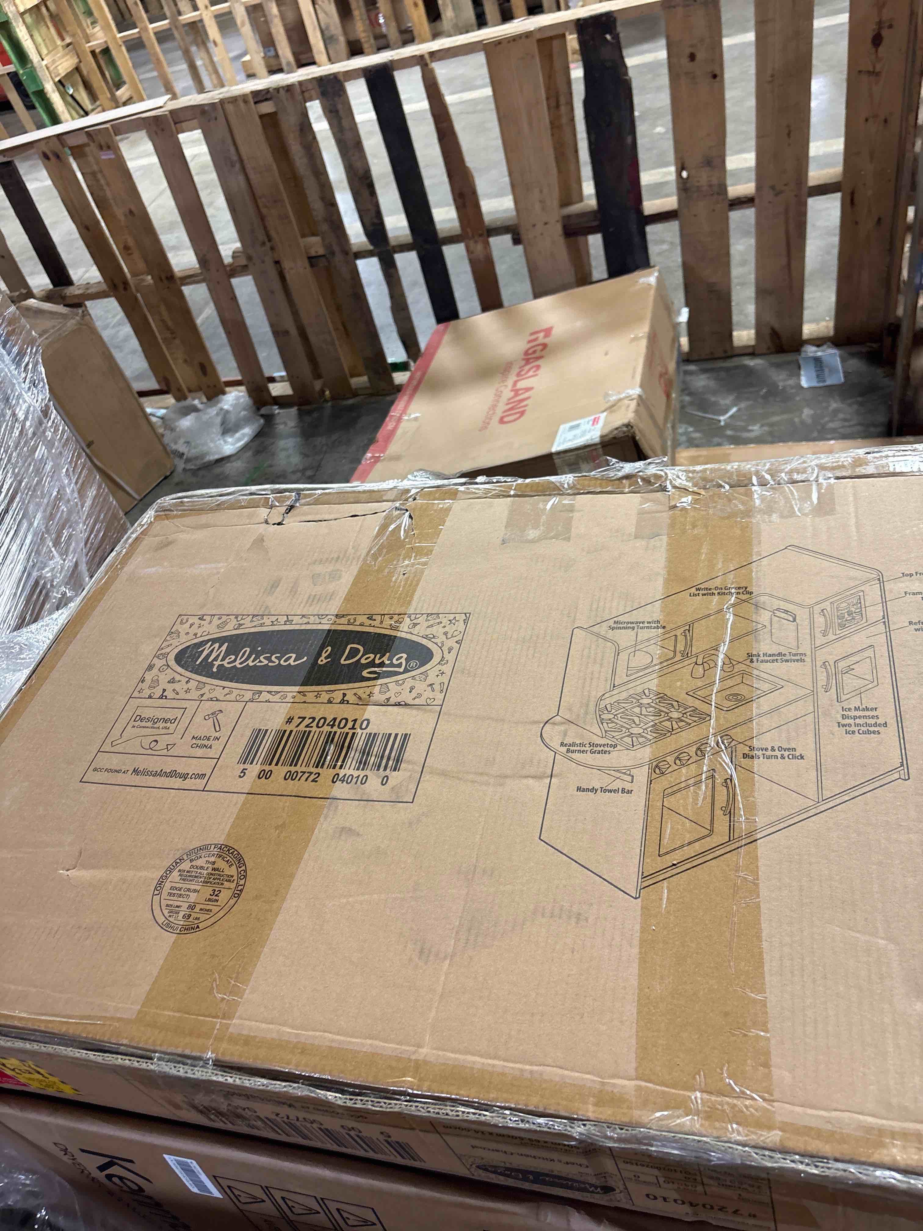 Condition photo showing Good Condition for Melissa & Doug Wooden Chef's Kitchen Set for Kids with Play Kitchen Accessories & “Ice” Cube Dispenser, Preschool Learning Toys for Girls & Boys 3+ - FSC Certified