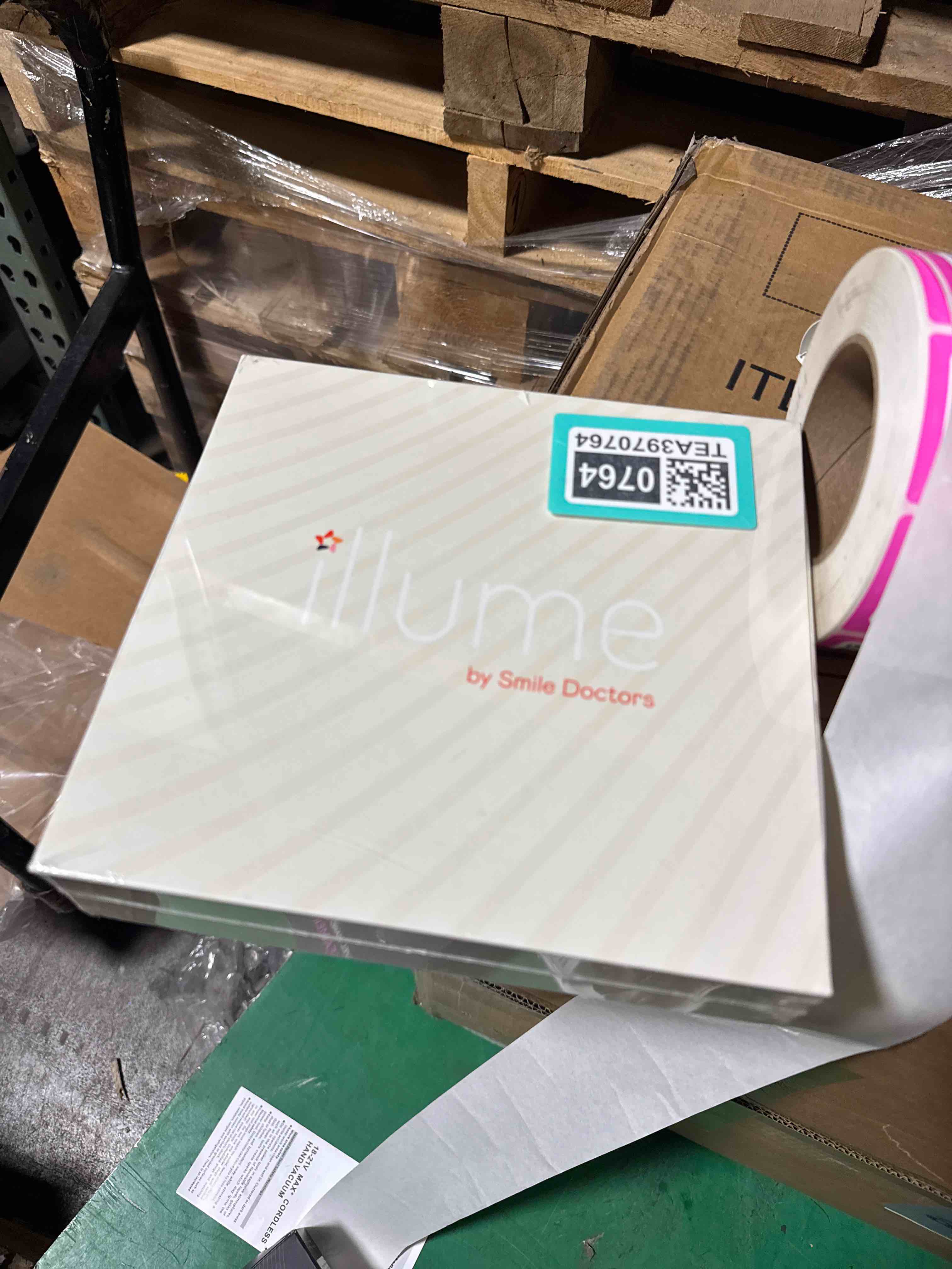 Condition photo showing New/Like New for illumi Teeth Whitening LED Kit