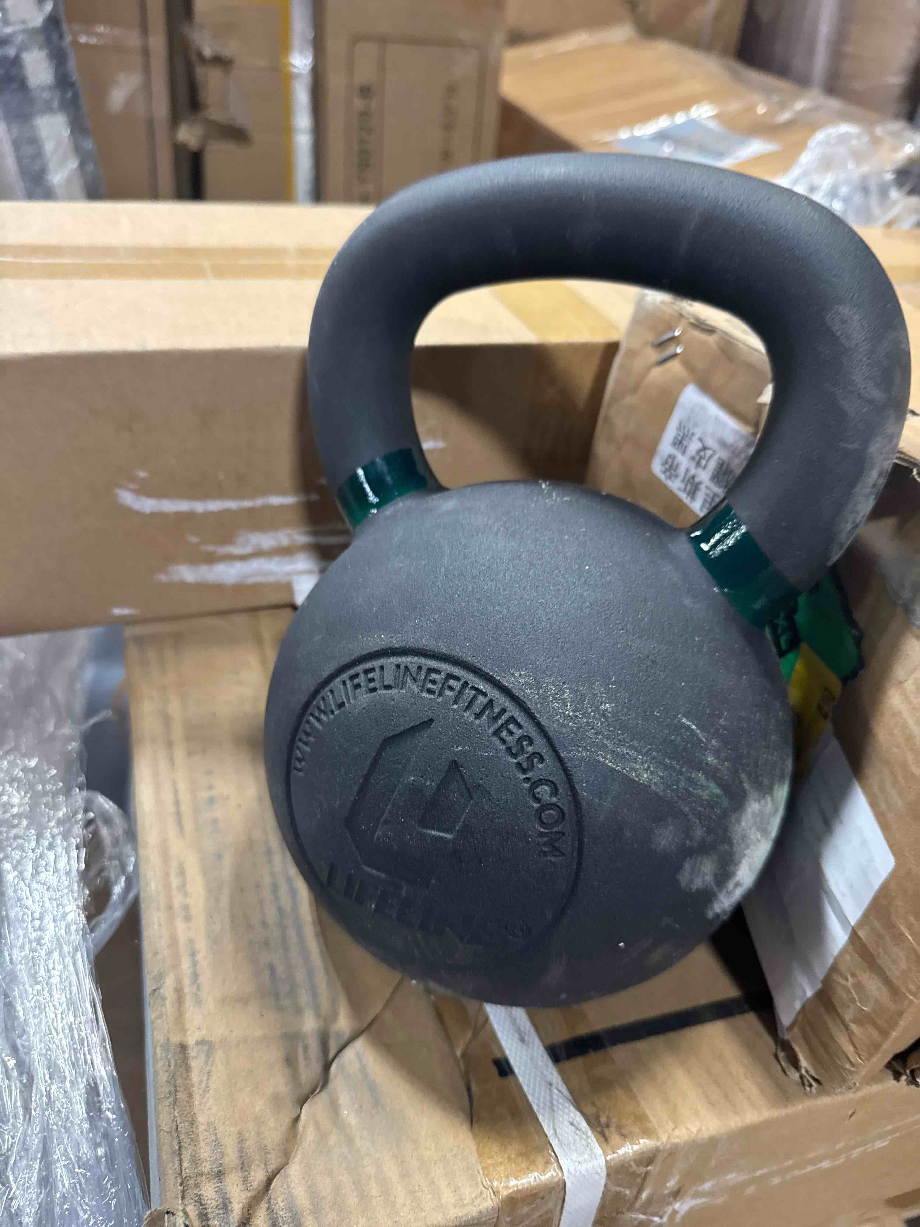 Condition photo showing Good Condition for cast iron kettlebells