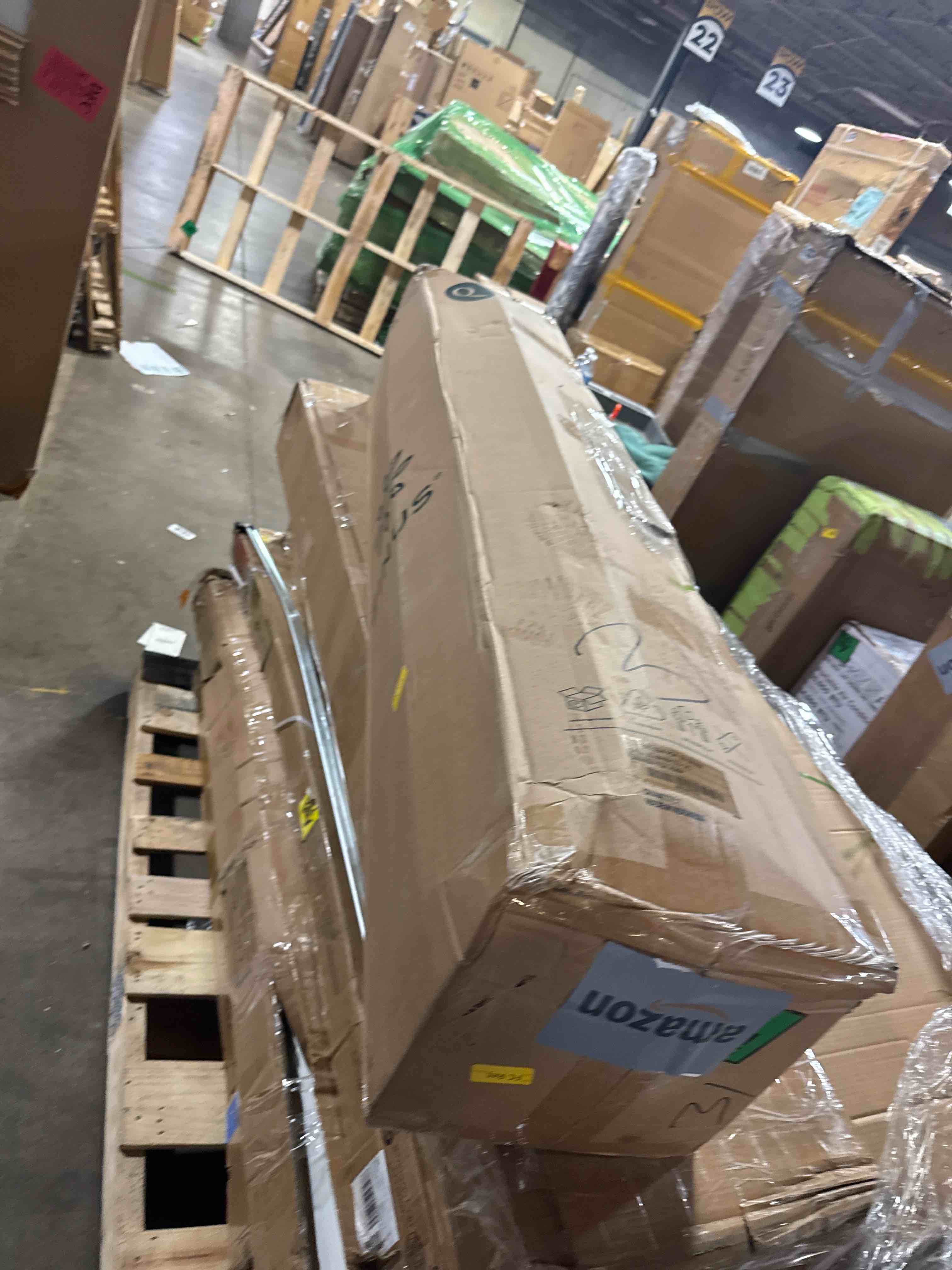 https://s3.amazonaws.com/lotting-images-prod/phillipi/PNK4416056_1776436922997.jpeg