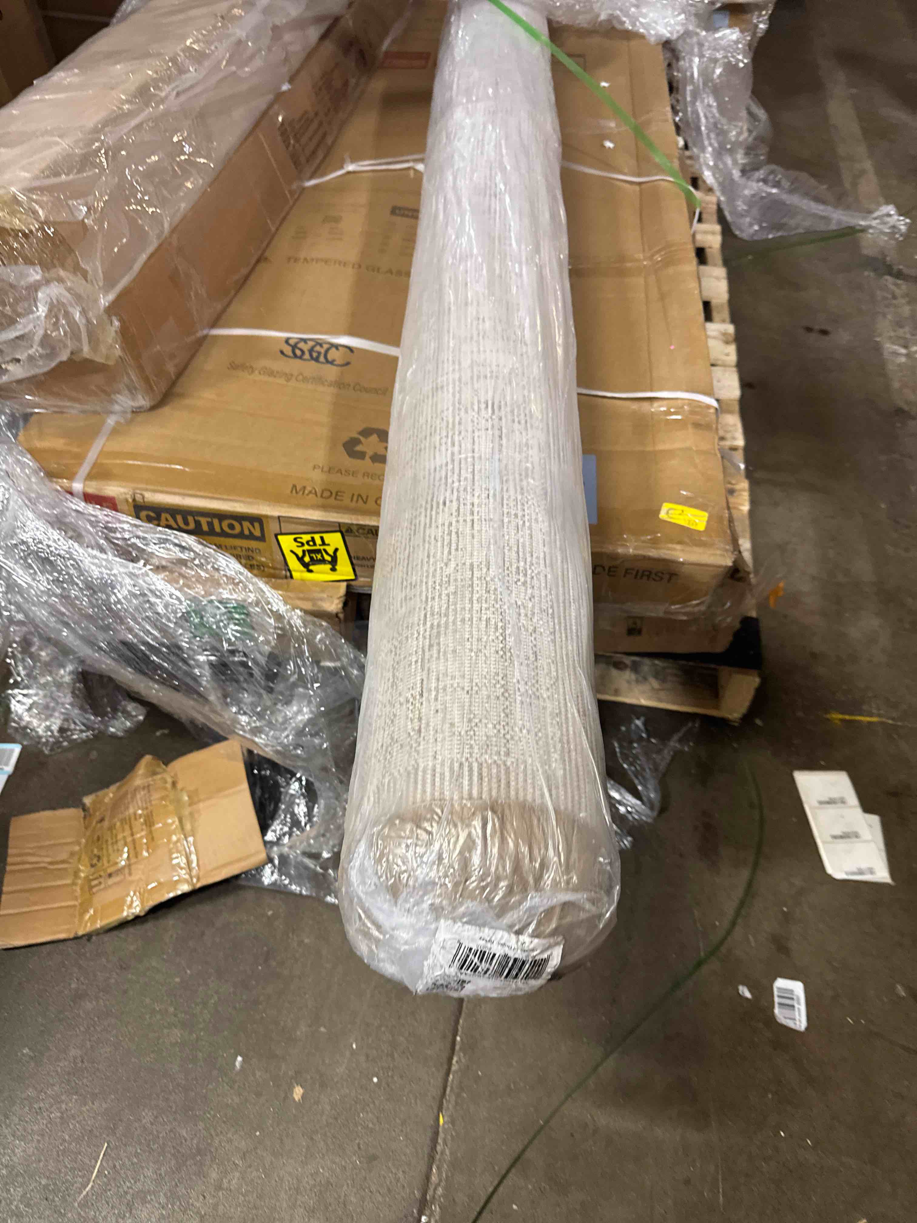 Condition photo showing New/Like New for loloi winston earth / bone 7 -10  x 10 -2  area rug