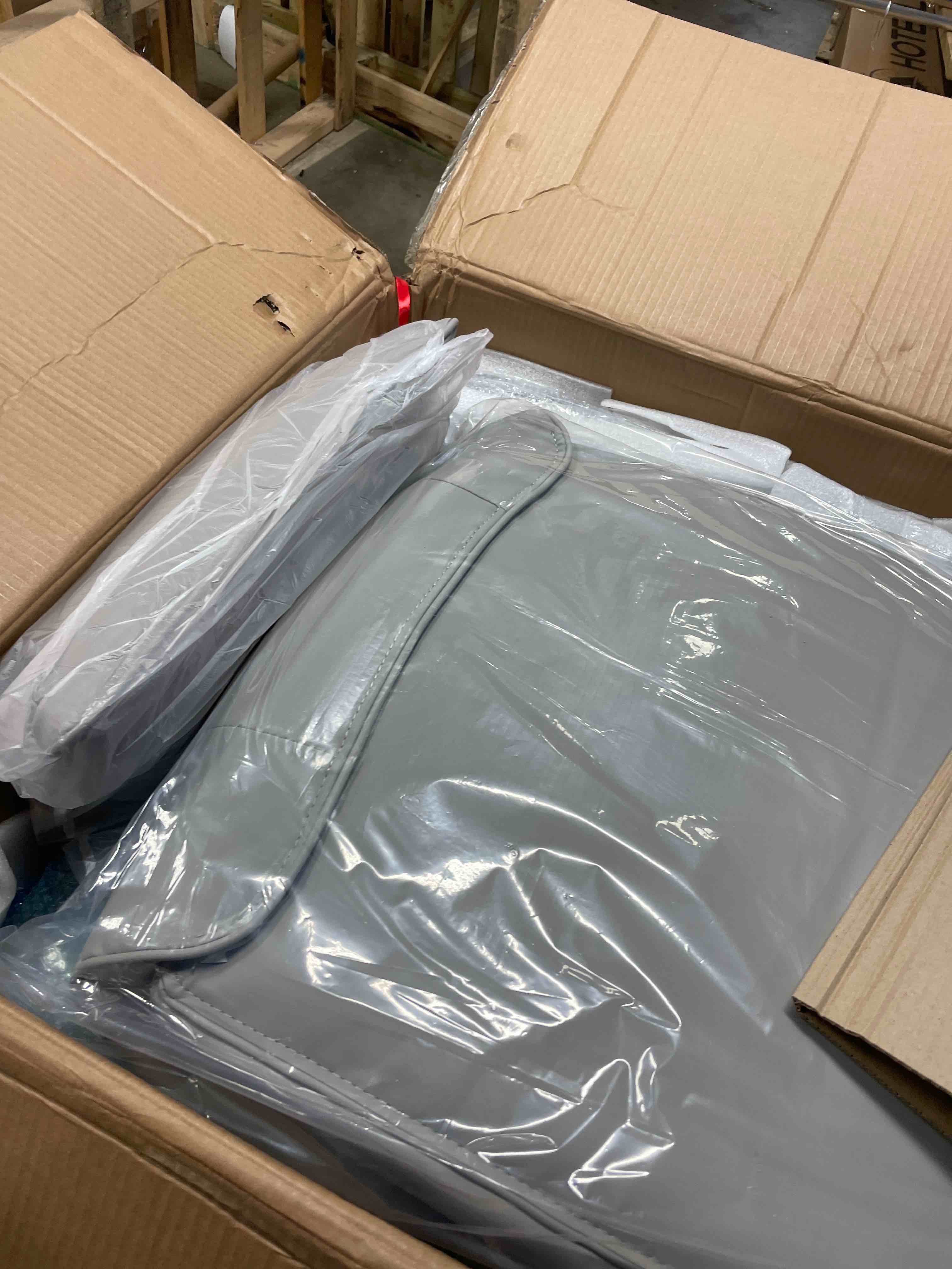 Condition photo showing New/Like New for big and tall executive office chair with ergonomic lumbar support 6088