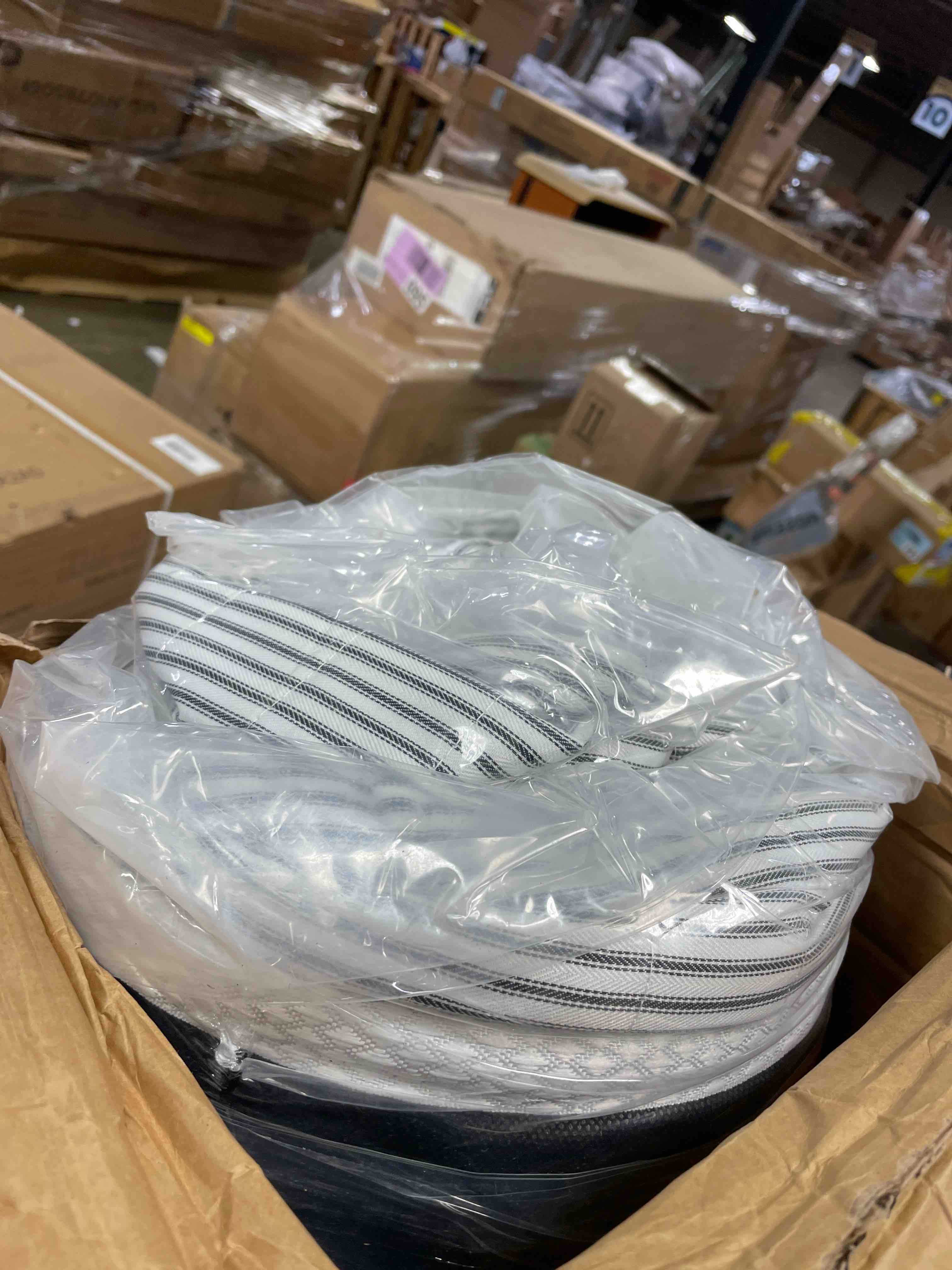 Condition photo showing New/Like New for 12 inch queen mattress in a box, hybrid cooling gel memory foam & pocketed coils, medium firm, certipur-us certified, pressure relief, motion isolation