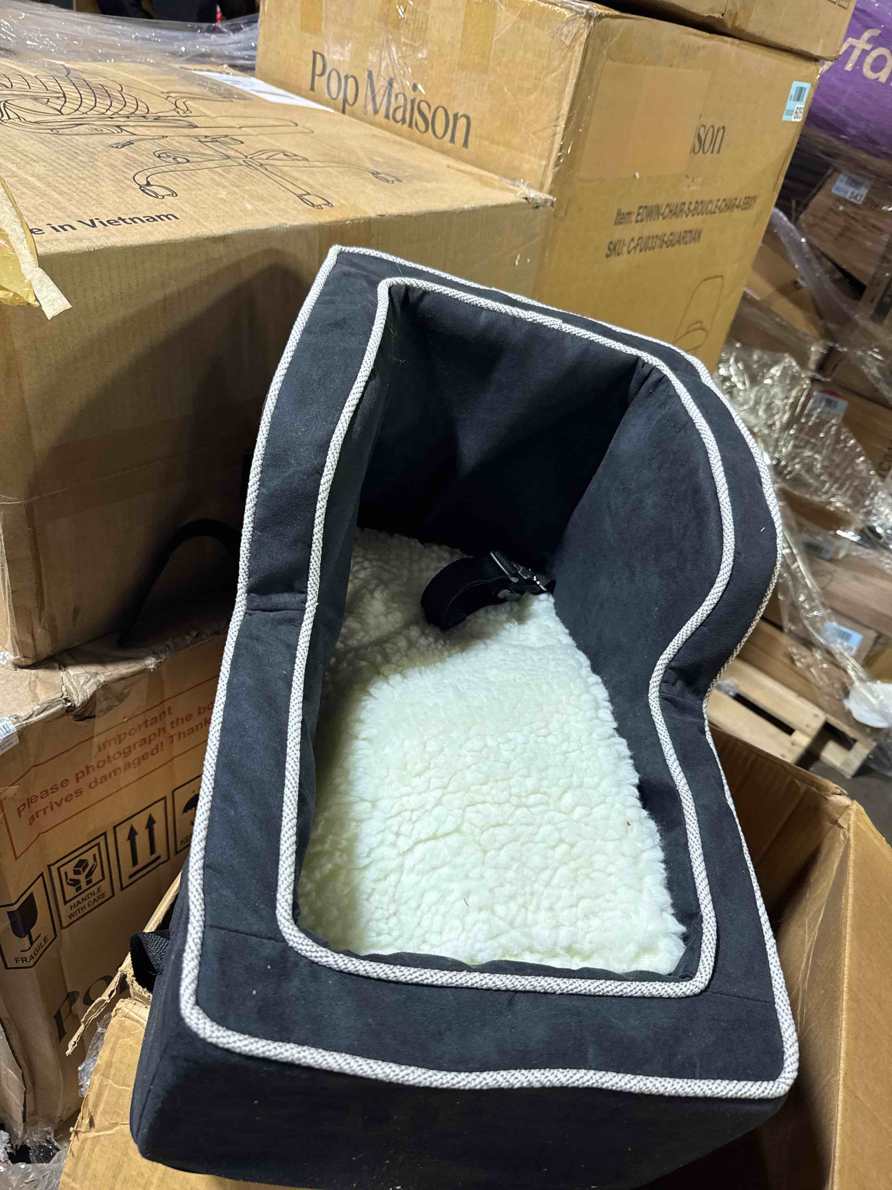 Condition photo showing Good Condition for snoozer pet products luxury high-back console dog car seat, large,  black, luxury microsuede