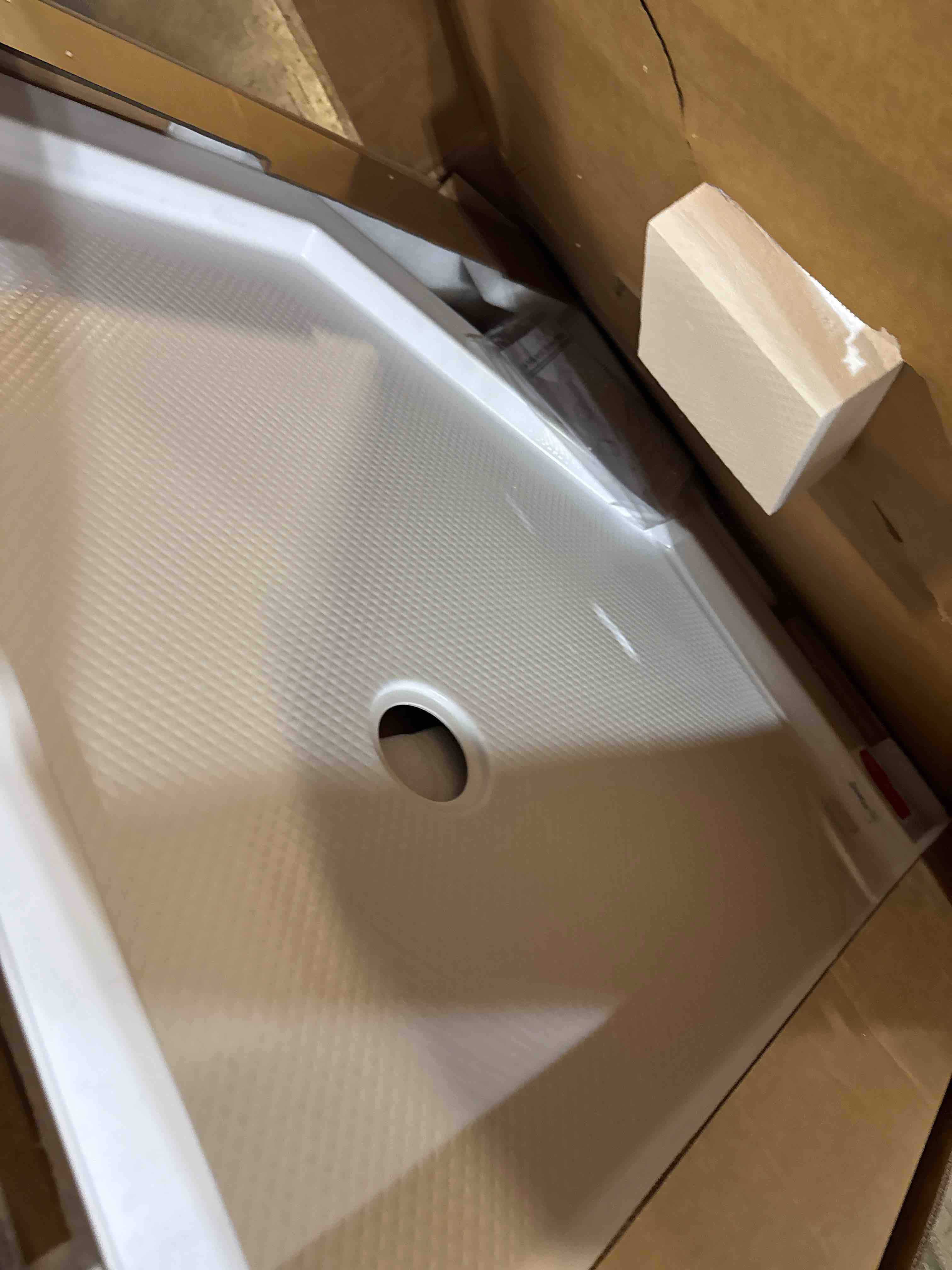 Condition photo showing New/Like New for slimline 40" x 40" neo-angle shower base with corner drain