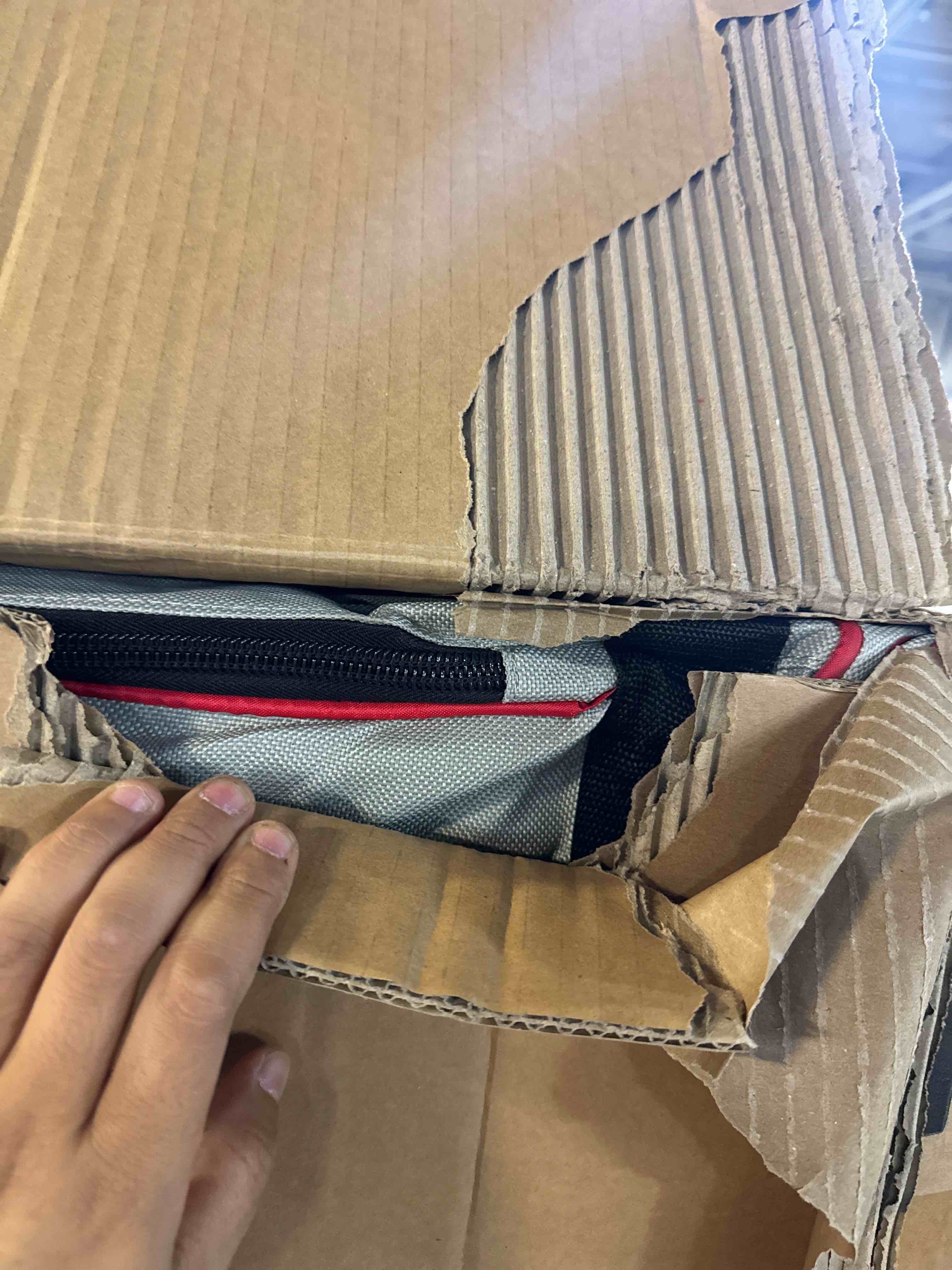 https://s3.amazonaws.com/lotting-images-prod/phillipi/PNK4416193_1777300747960.jpeg