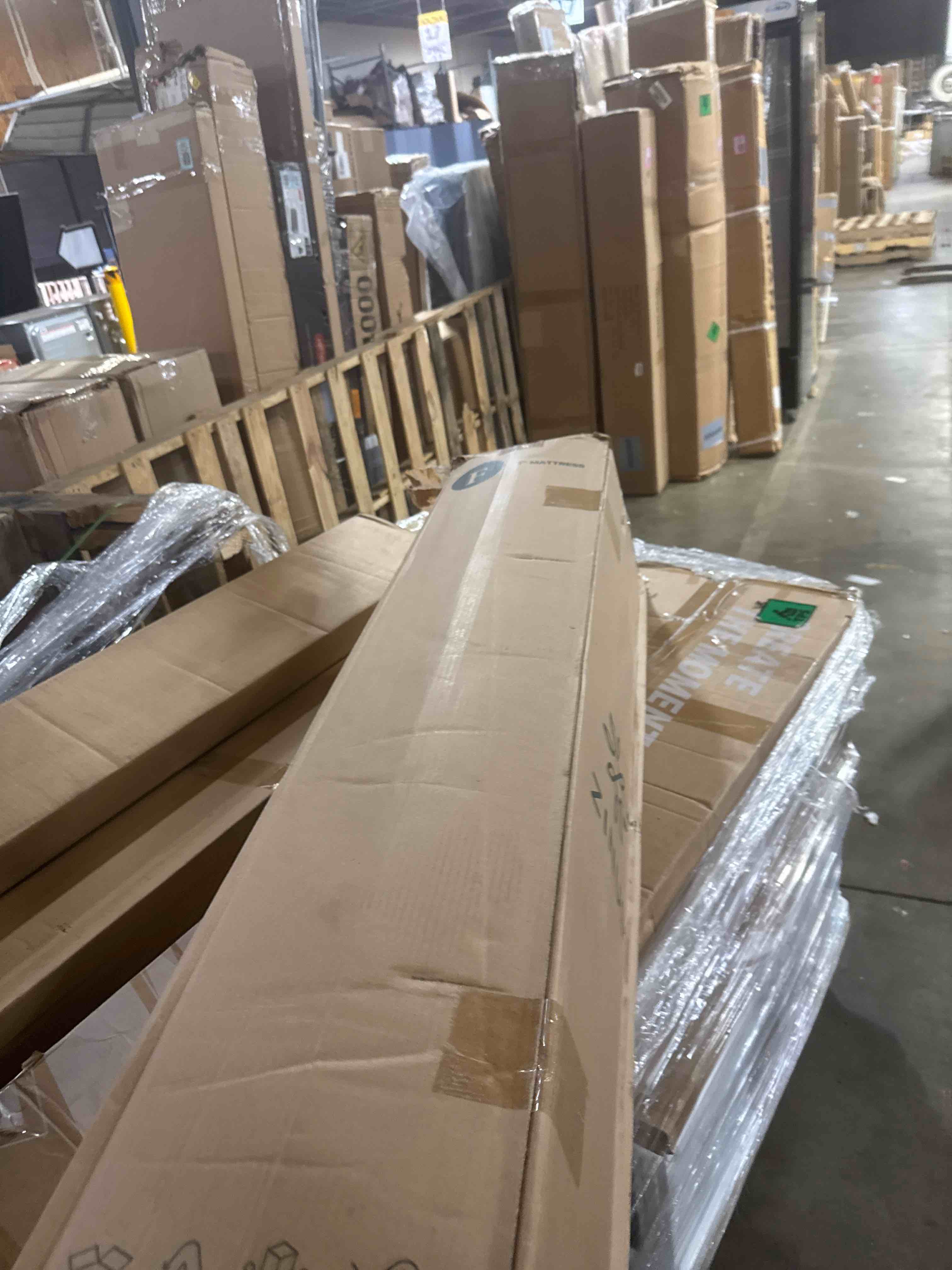 https://s3.amazonaws.com/lotting-images-prod/phillipi/PNK4416239_1777389239983.jpeg