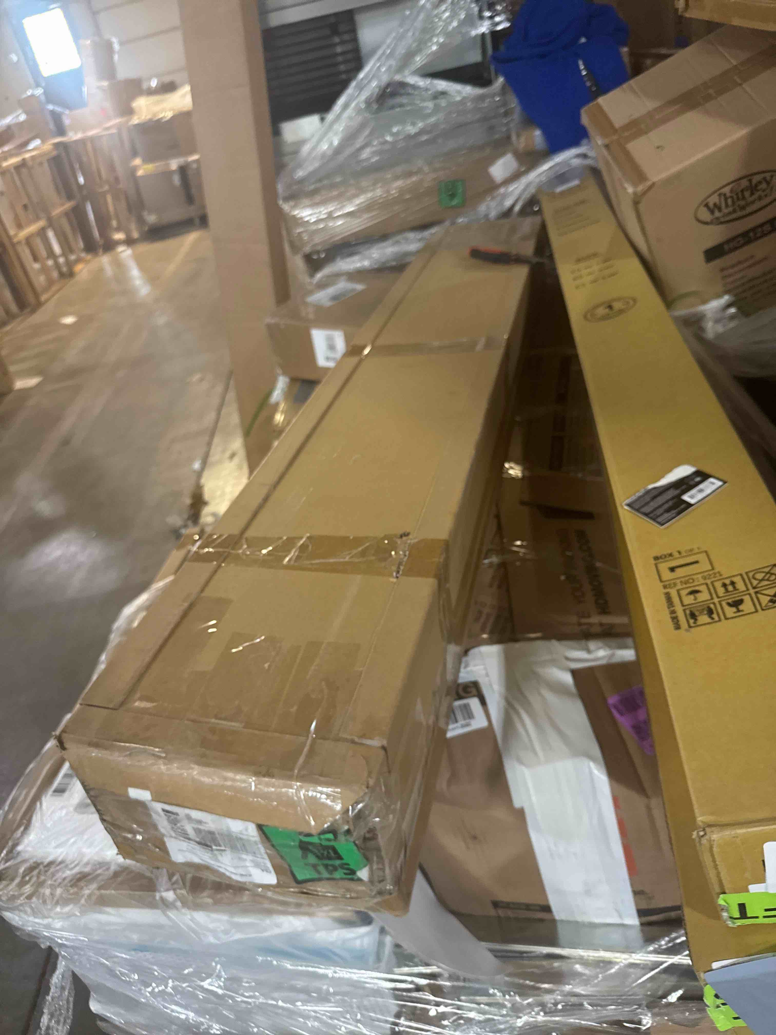 https://s3.amazonaws.com/lotting-images-prod/phillipi/PNK4416241_1777389657583.jpeg