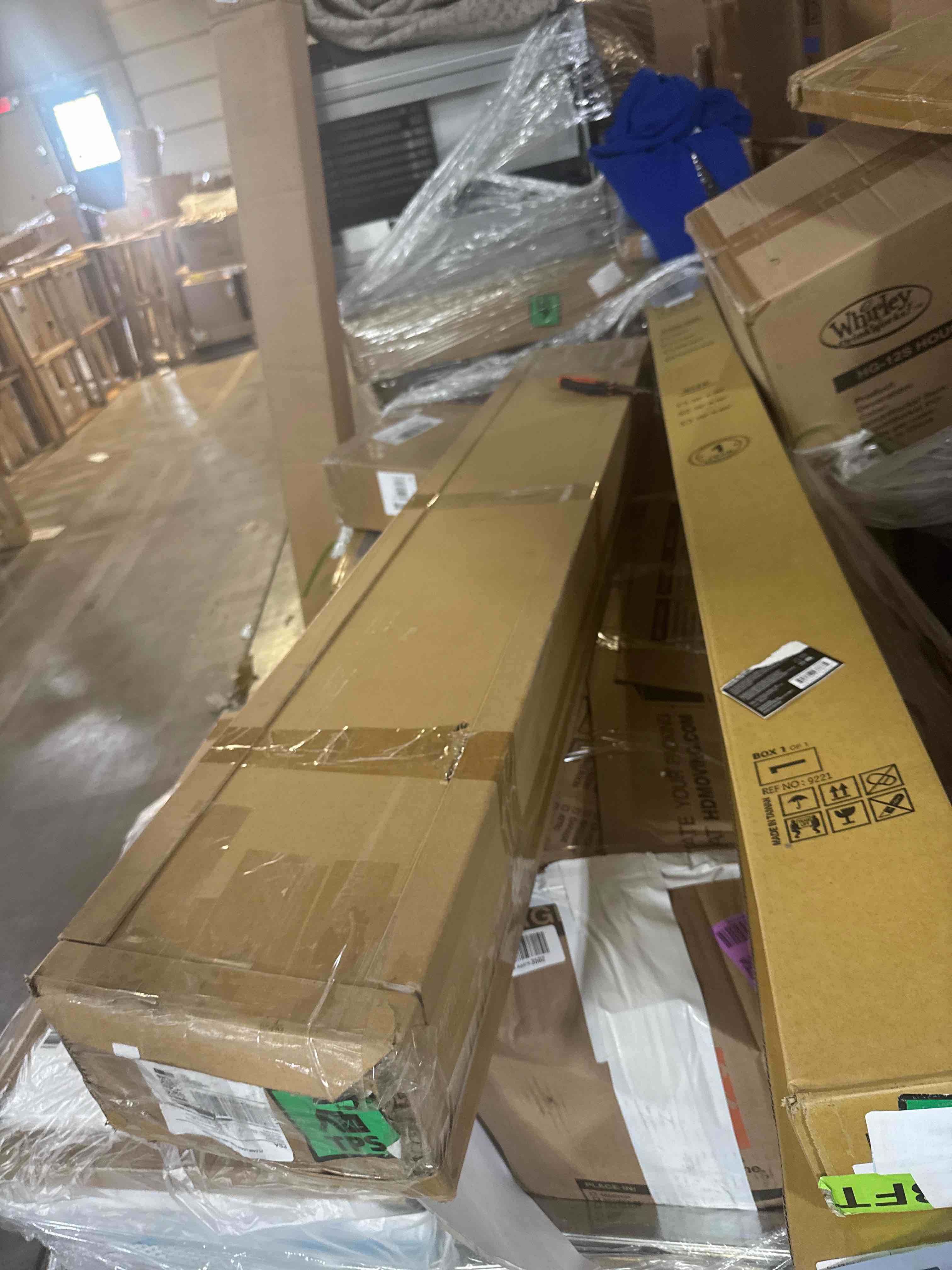 https://s3.amazonaws.com/lotting-images-prod/phillipi/PNK4416241_1777389658318.jpeg