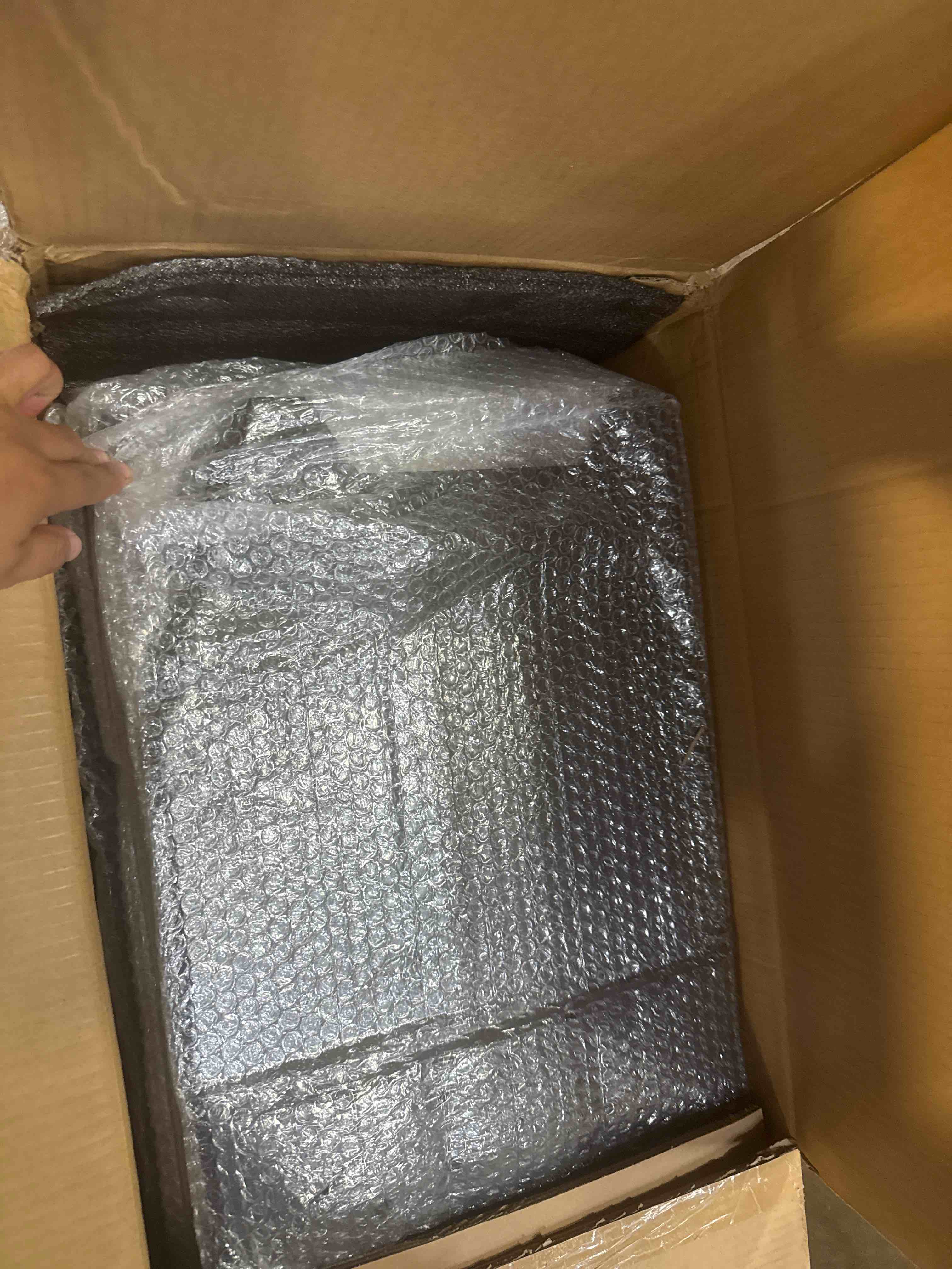 https://s3.amazonaws.com/lotting-images-prod/phillipi/PNK4416244_1777389883983.jpeg