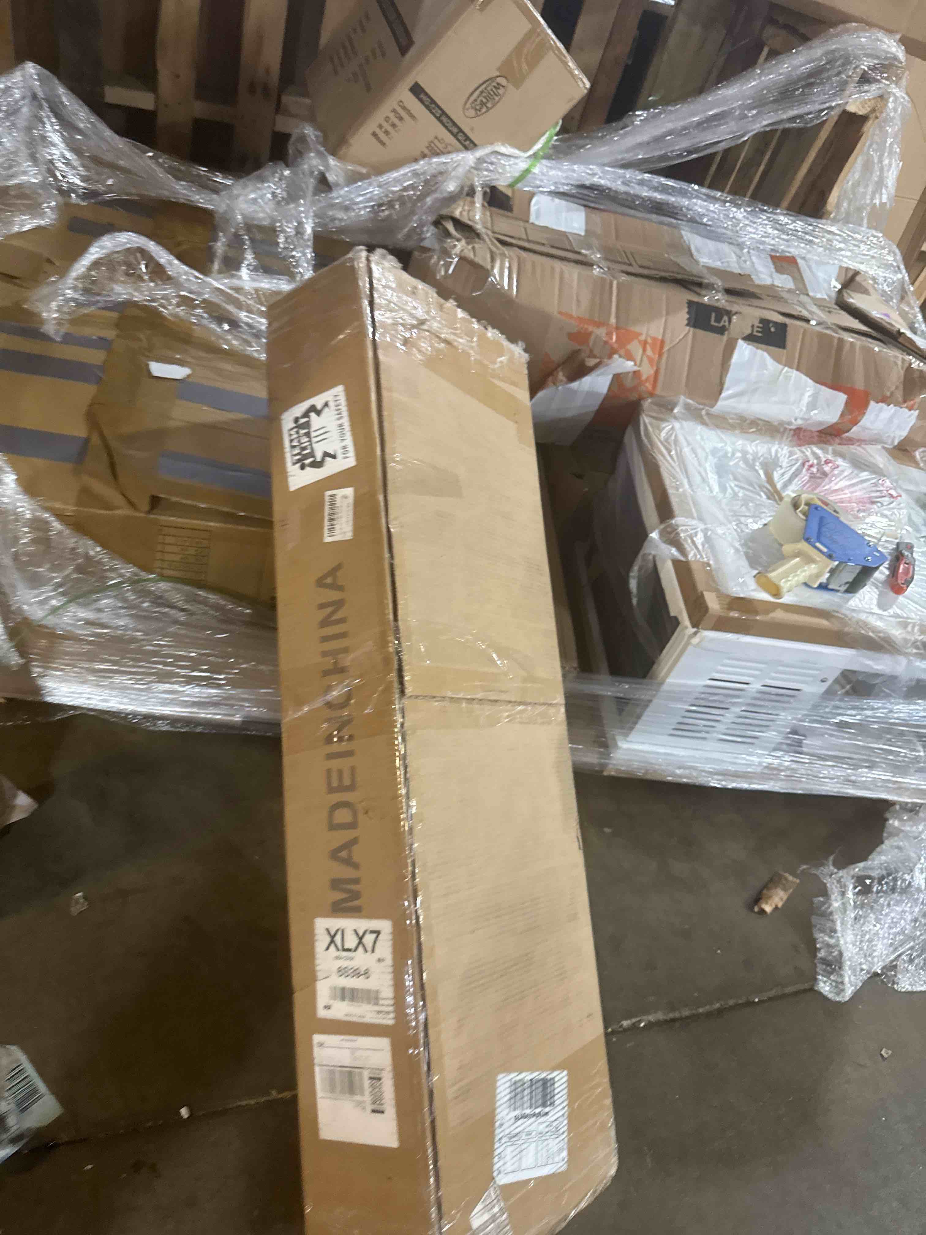 https://s3.amazonaws.com/lotting-images-prod/phillipi/PNK4416244_1777389904273.jpeg