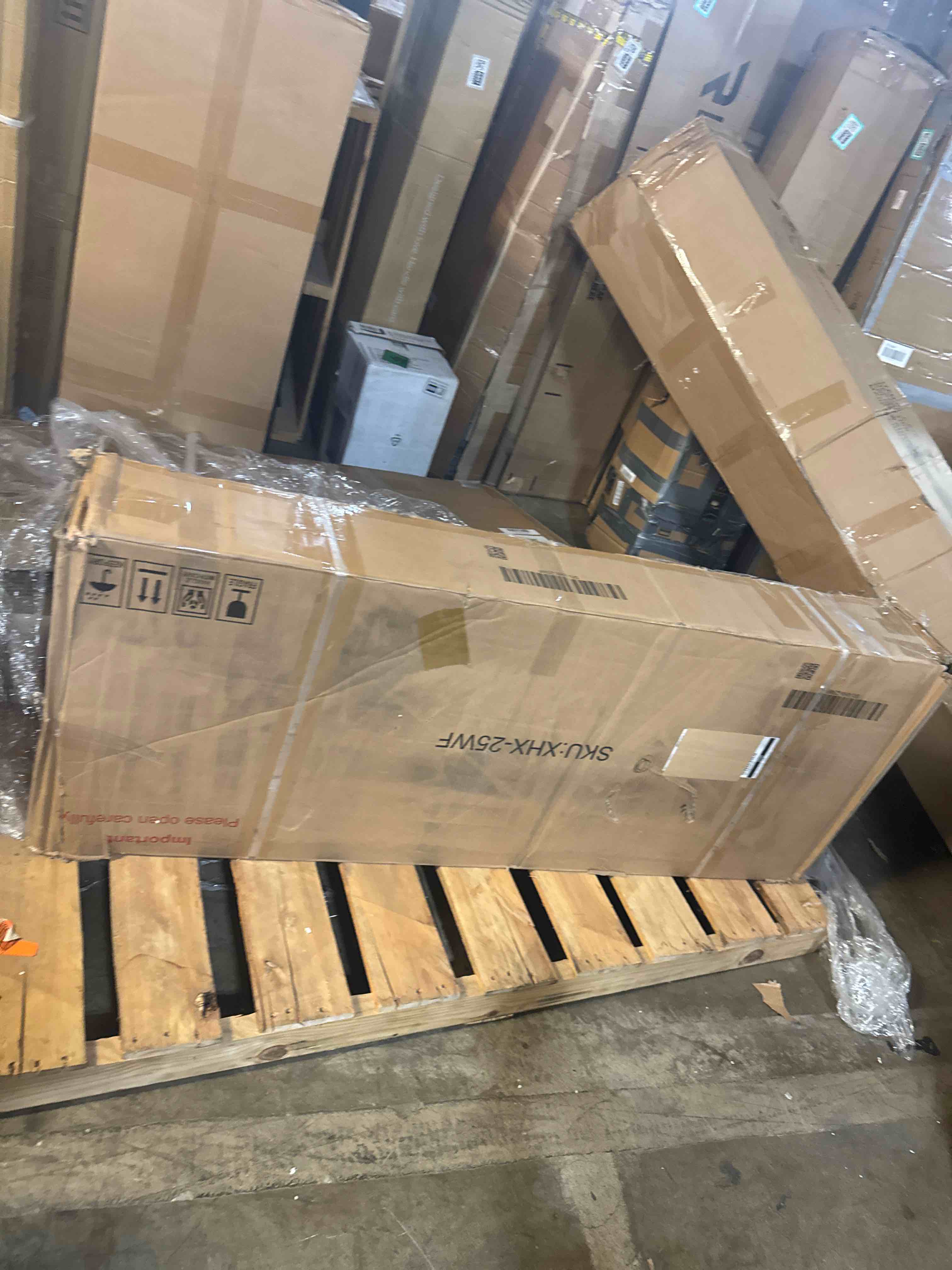 https://s3.amazonaws.com/lotting-images-prod/phillipi/PNK4416254_1777557321288.jpeg
