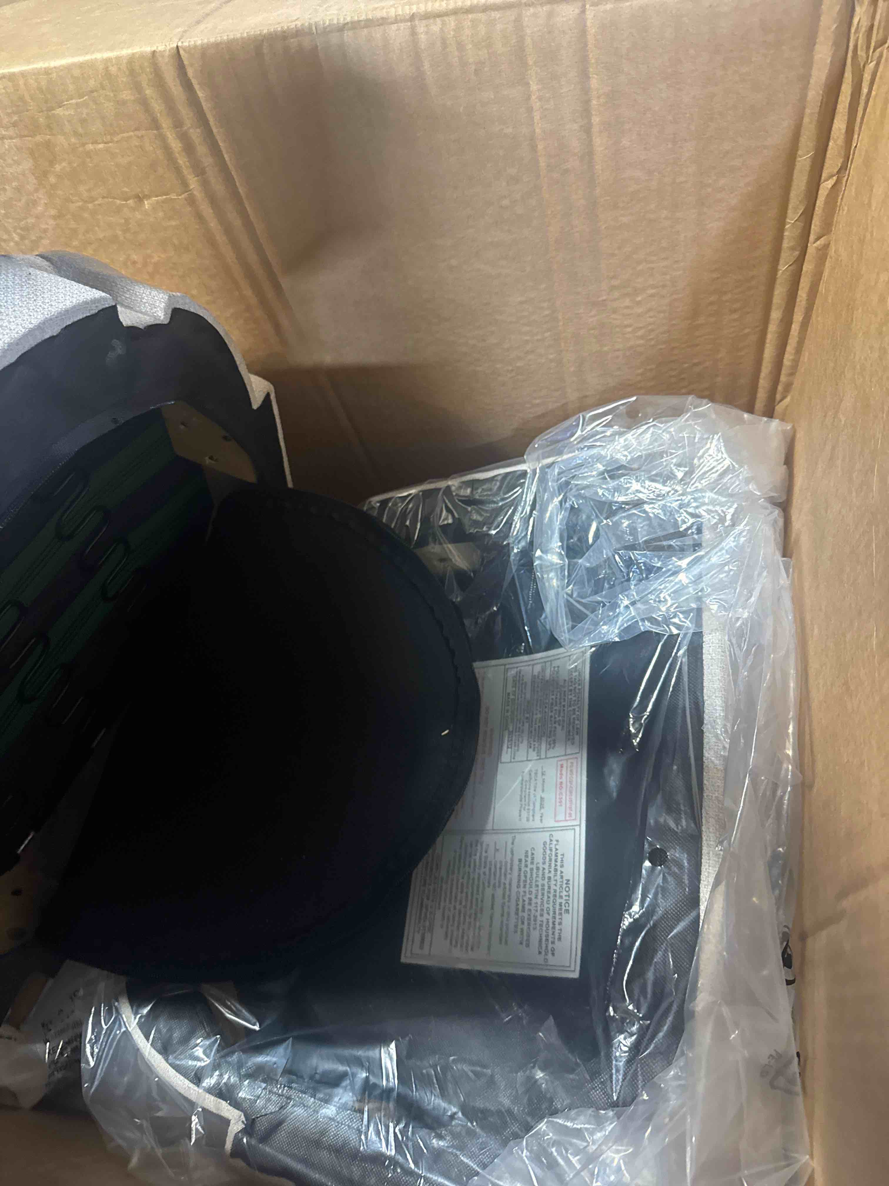 https://s3.amazonaws.com/lotting-images-prod/phillipi/PNK4416263_1777559212052.jpeg