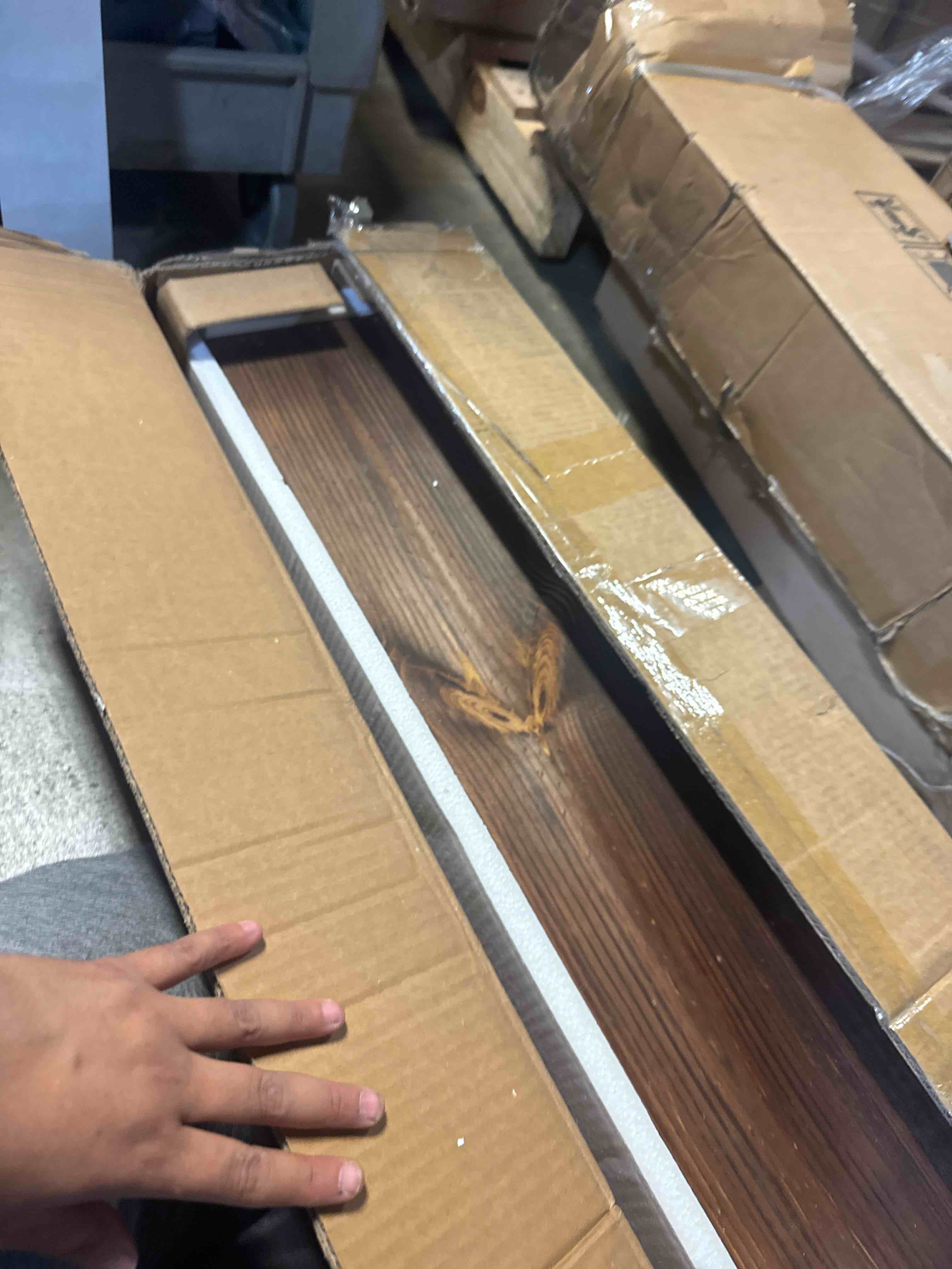 https://s3.amazonaws.com/lotting-images-prod/phillipi/PNK4416265_1777559678429.jpeg